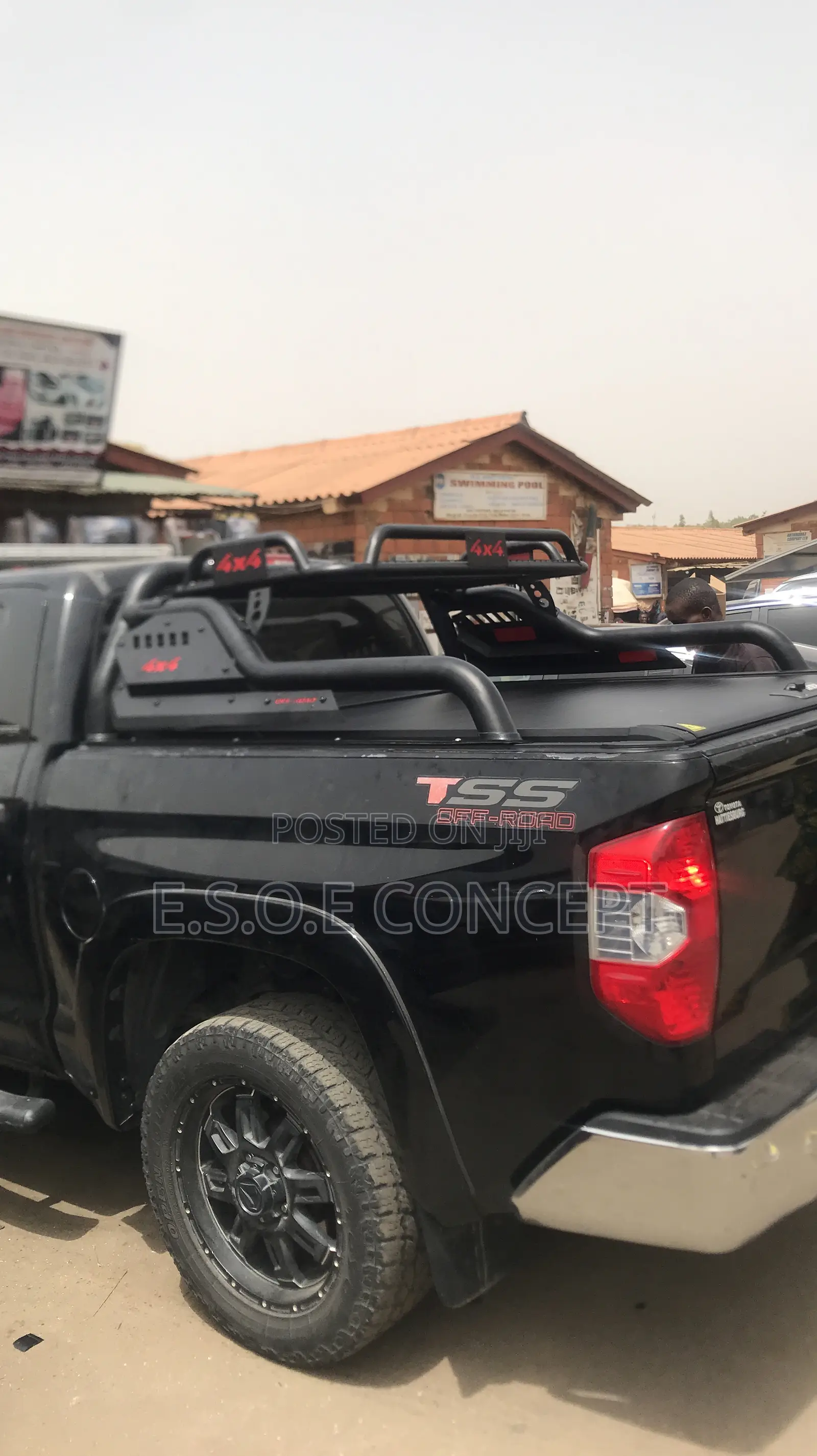 Tundra Off Road Manual Rolling Booth Cover