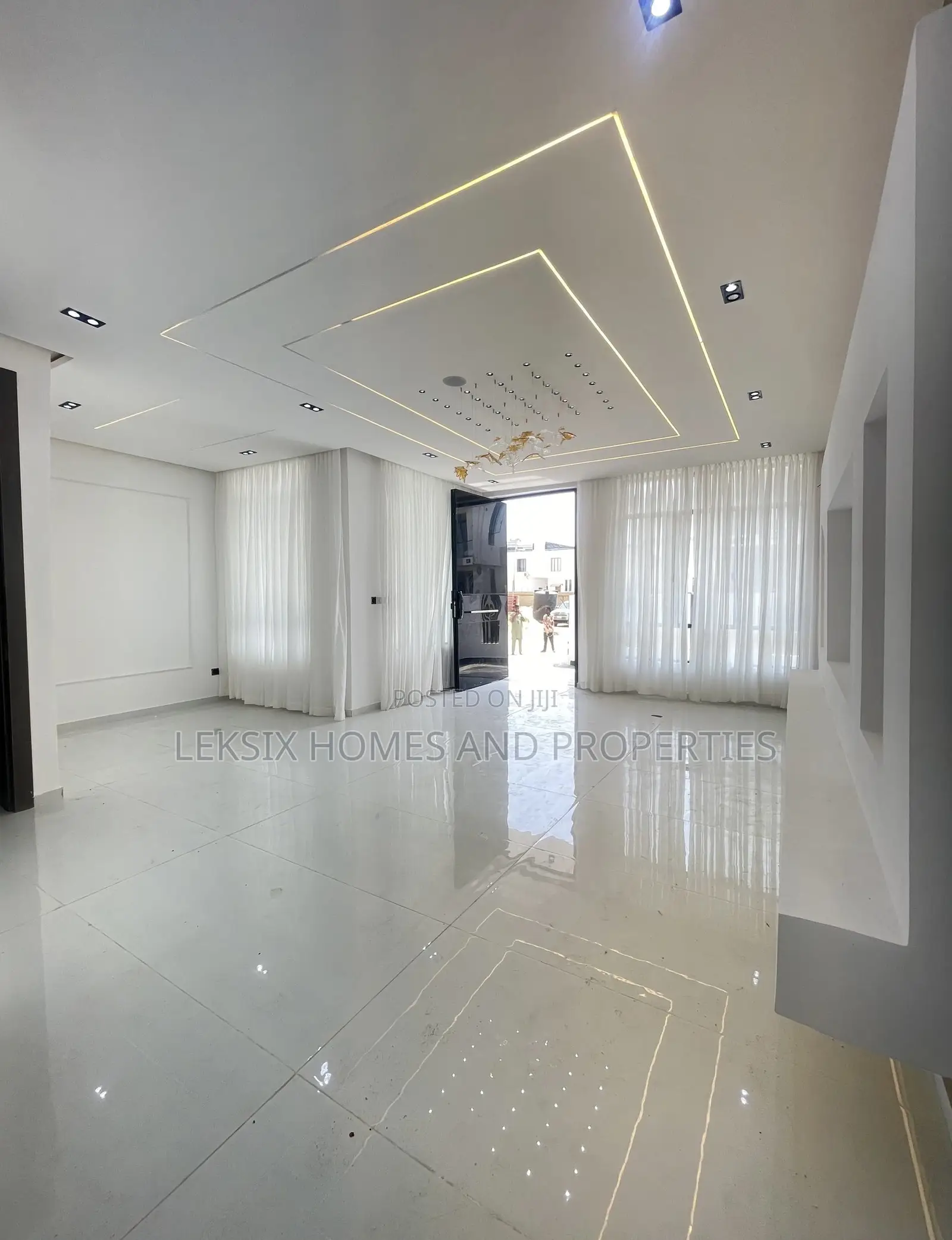 5bdrm Duplex in A Well Secured, Chevron for sale