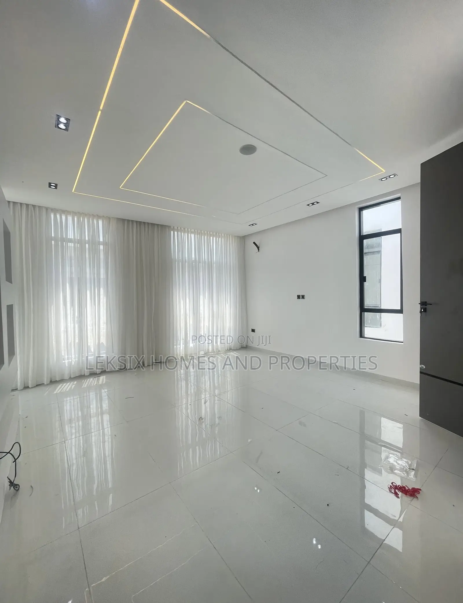 5bdrm Duplex in A Well Secured, Chevron for sale