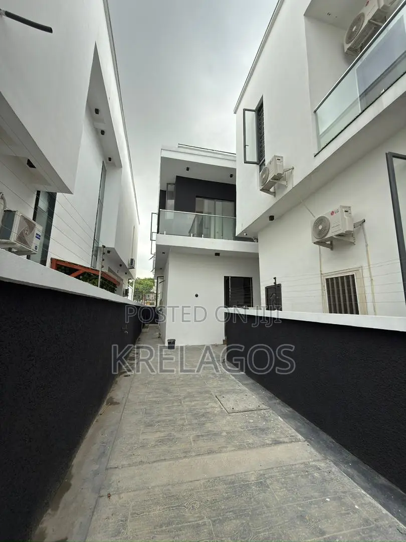 4bdrm Duplex in Chevron for rent