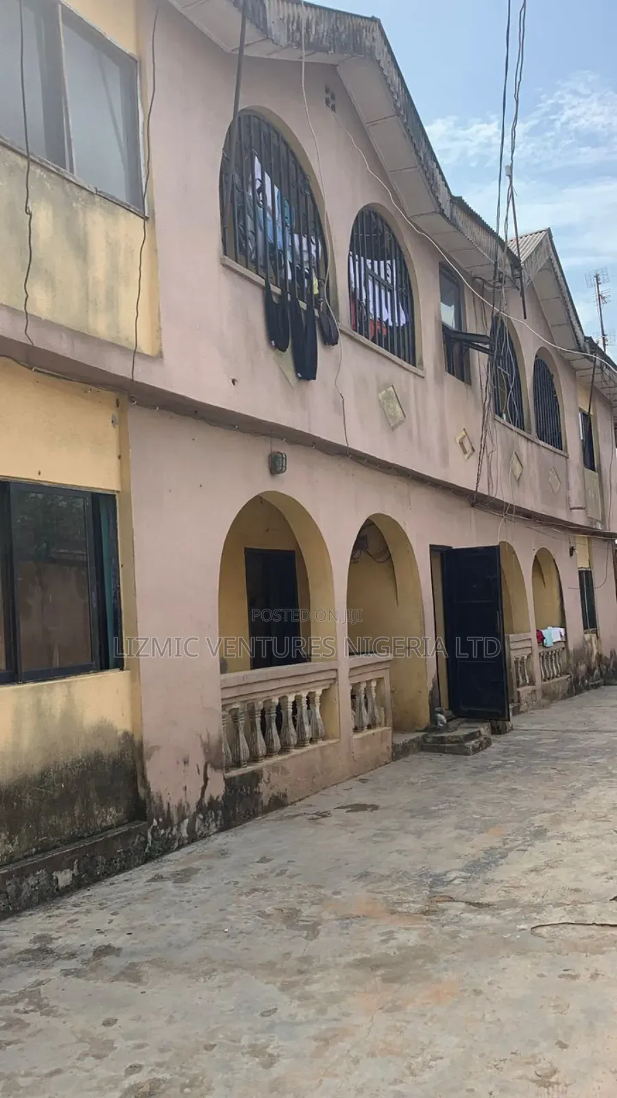 3bdrm Block of Flats in Igando for sale