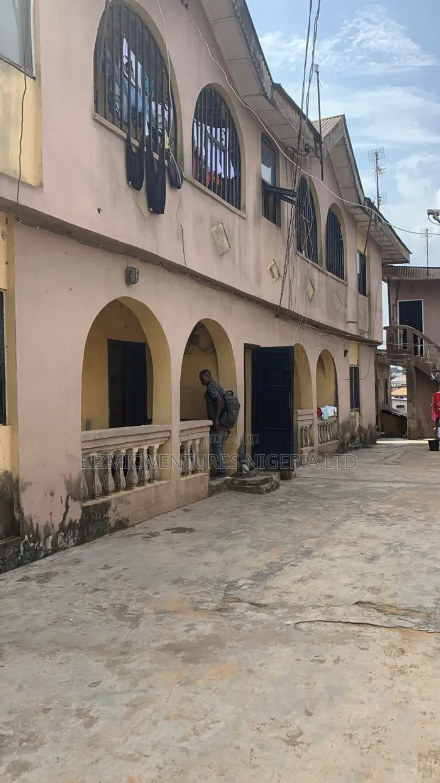 3bdrm Block of Flats in Igando for sale