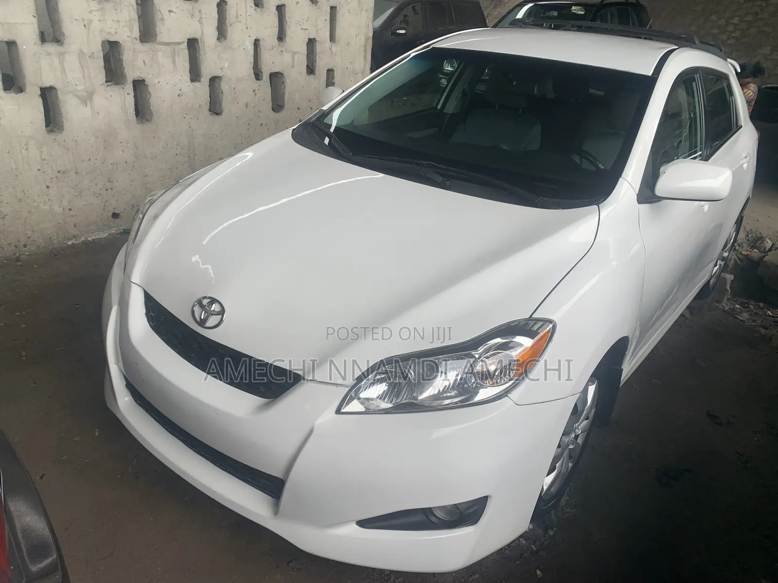 Toyota Matrix S Hatchback AWD (2.4L 4cyl 4A) 2010 White