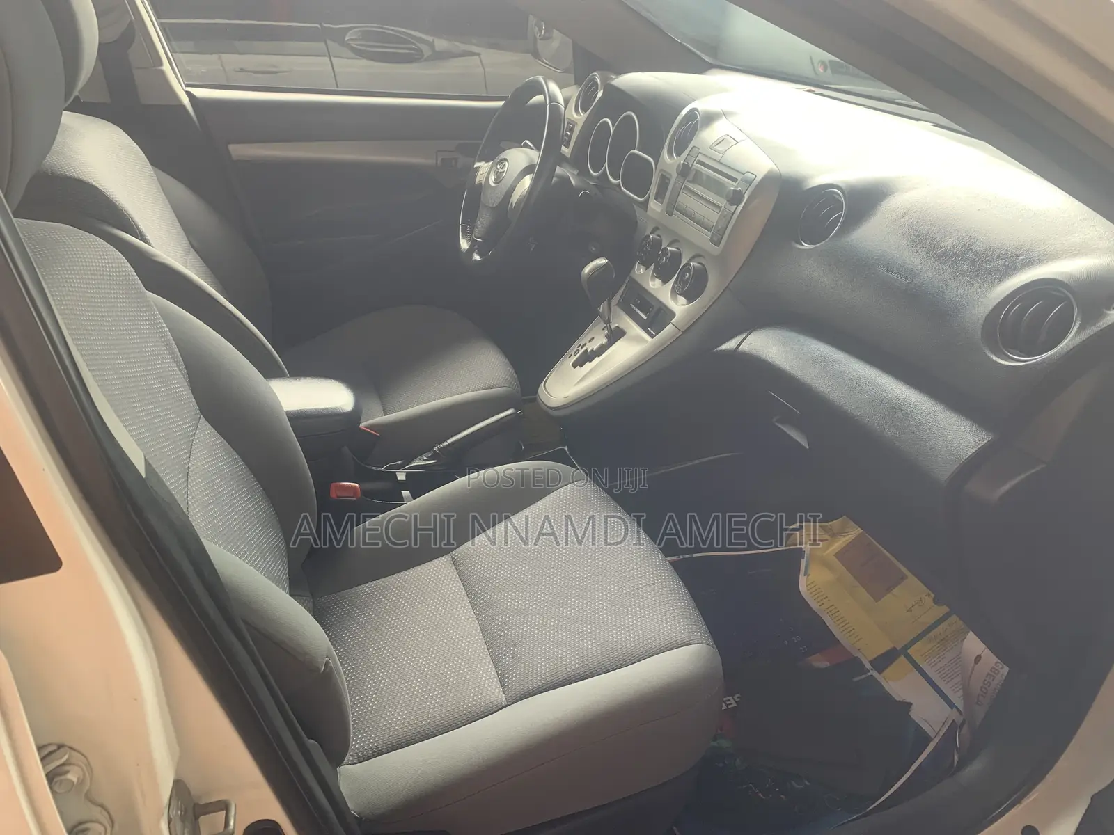 Toyota Matrix S Hatchback AWD (2.4L 4cyl 4A) 2010 White