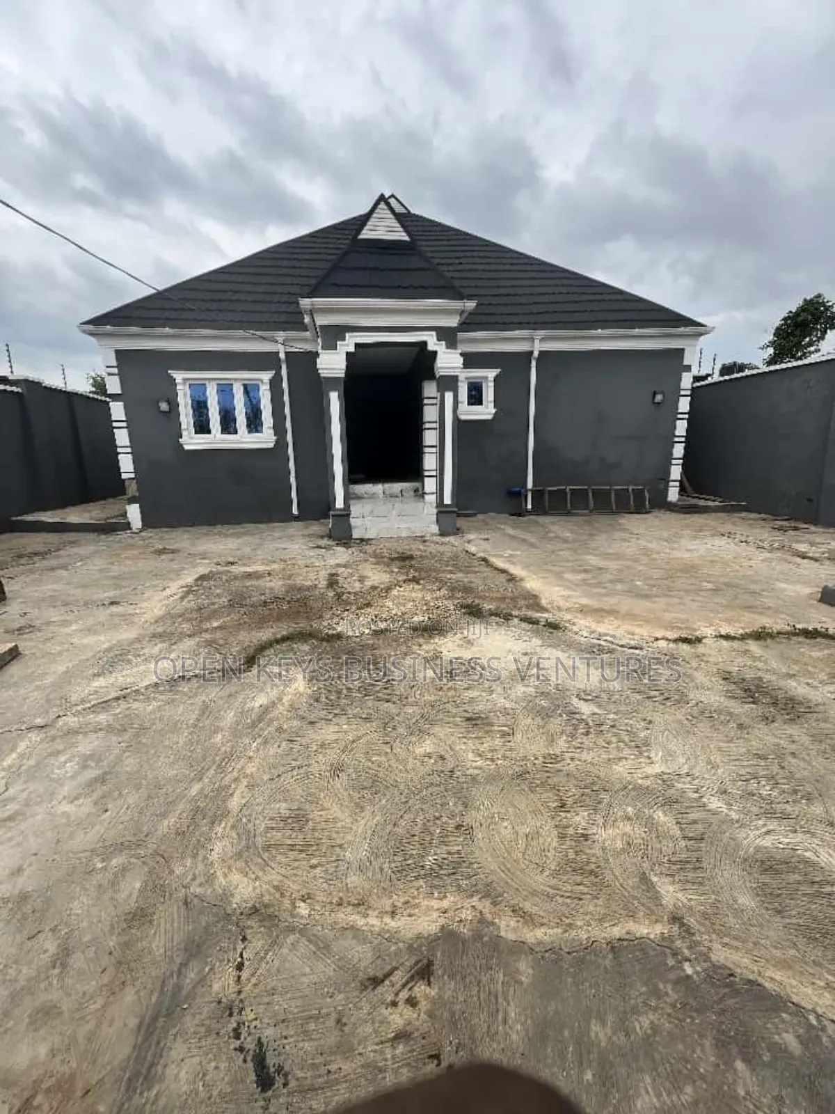 3bdrm Bungalow in Wire And Cable, Apata for sale