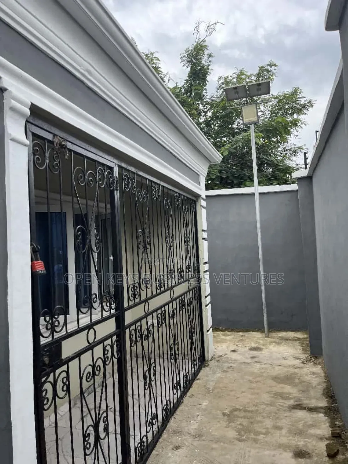 3bdrm Bungalow in Wire And Cable, Apata for sale