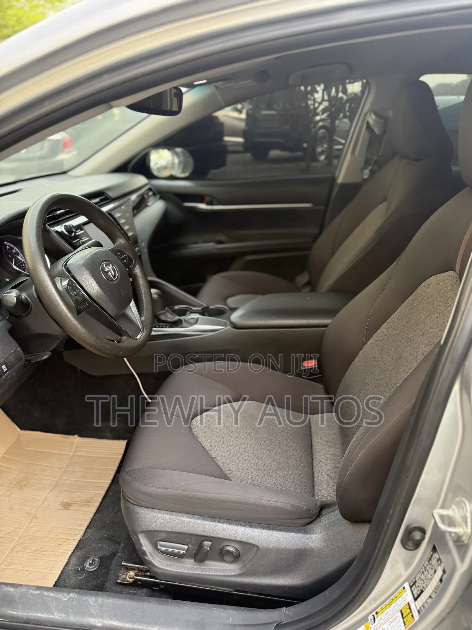 Toyota Camry LE (2.5L 4cyl 8A) 2019 Silver