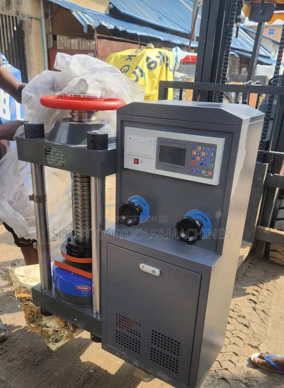Compression Testing Machine 2000kn