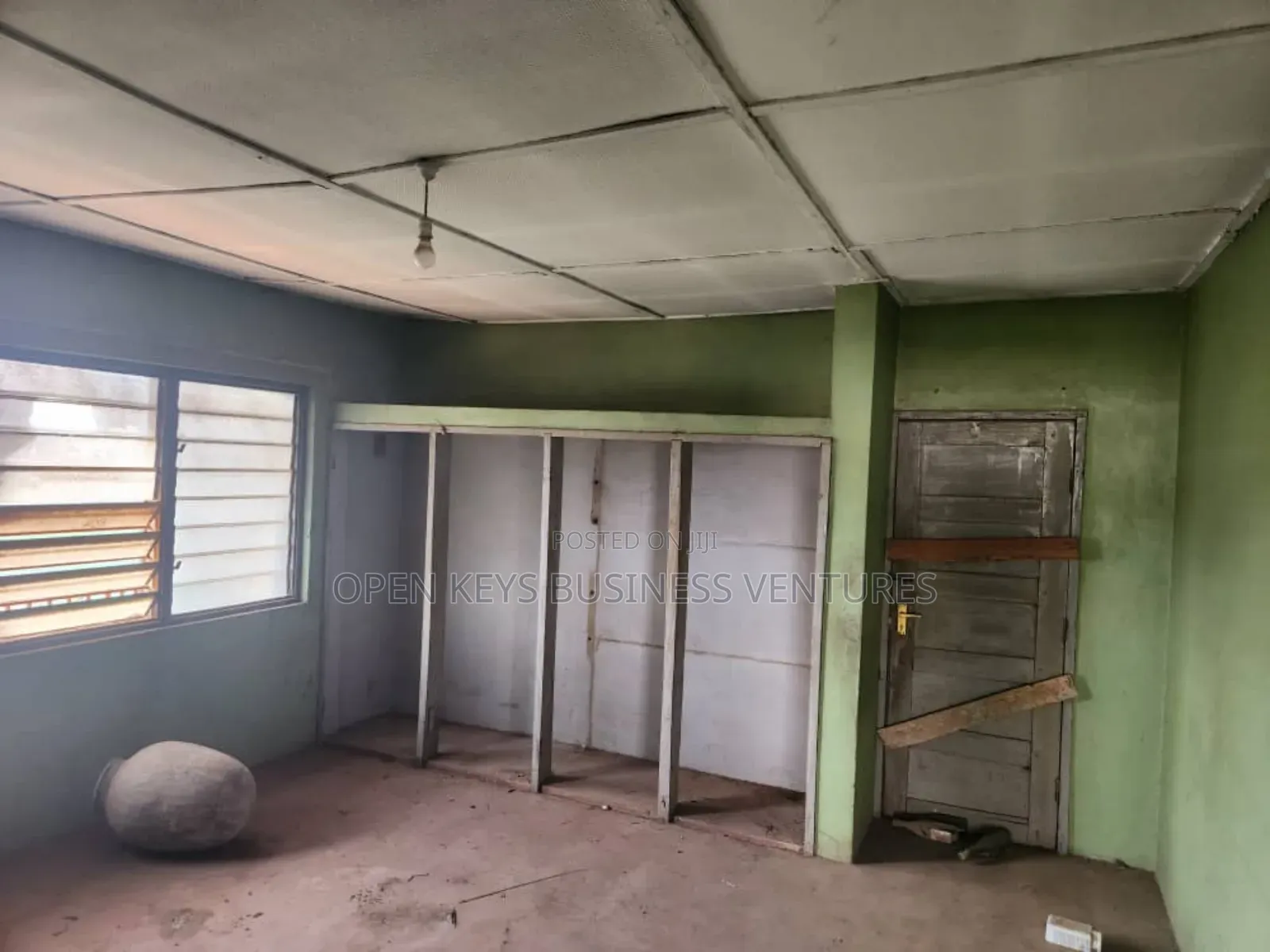 5bdrm Apartment in Alakia for sale