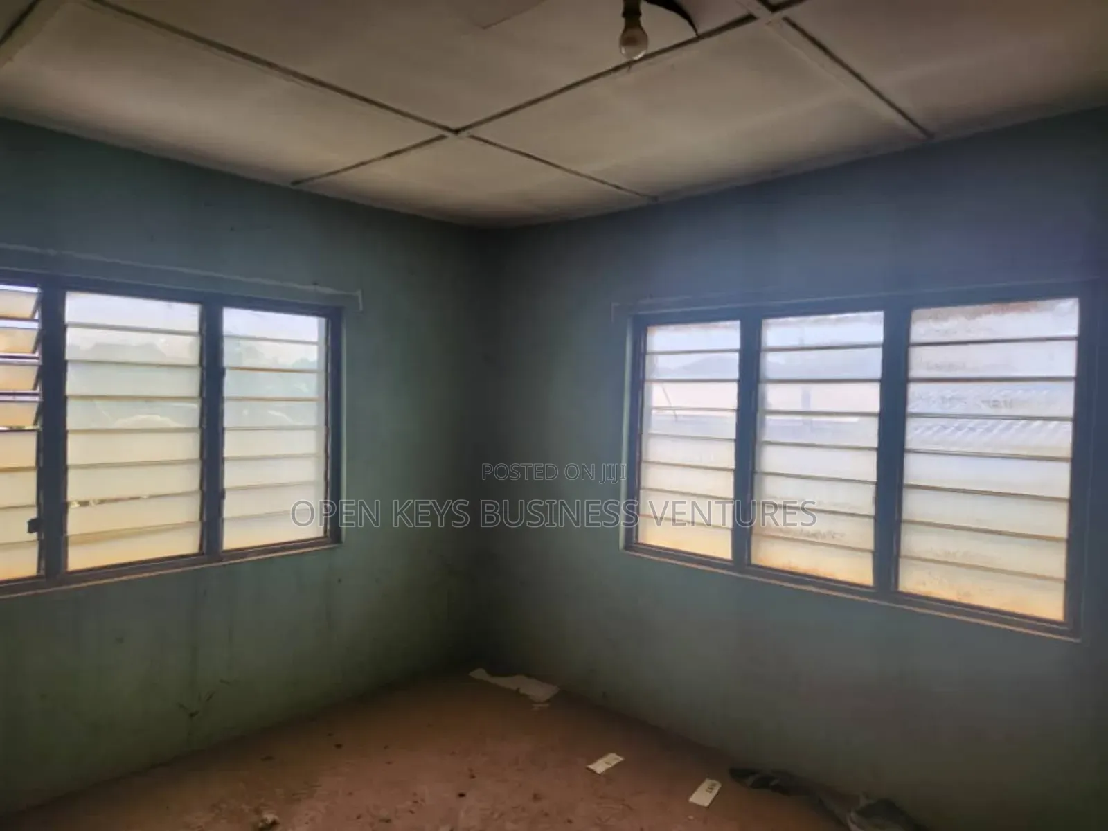 5bdrm Apartment in Alakia for sale