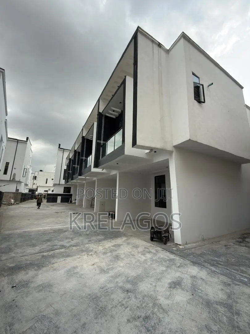 4bdrm Townhouse/Terrace in Chevron for sale