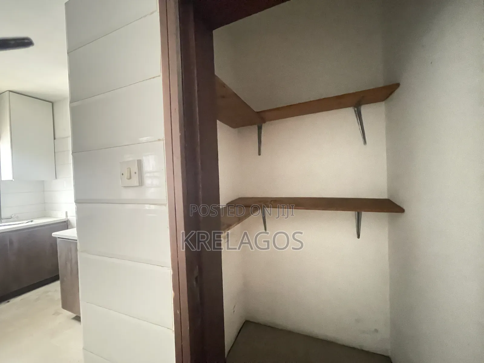 4bdrm Townhouse/Terrace in Chevron for sale