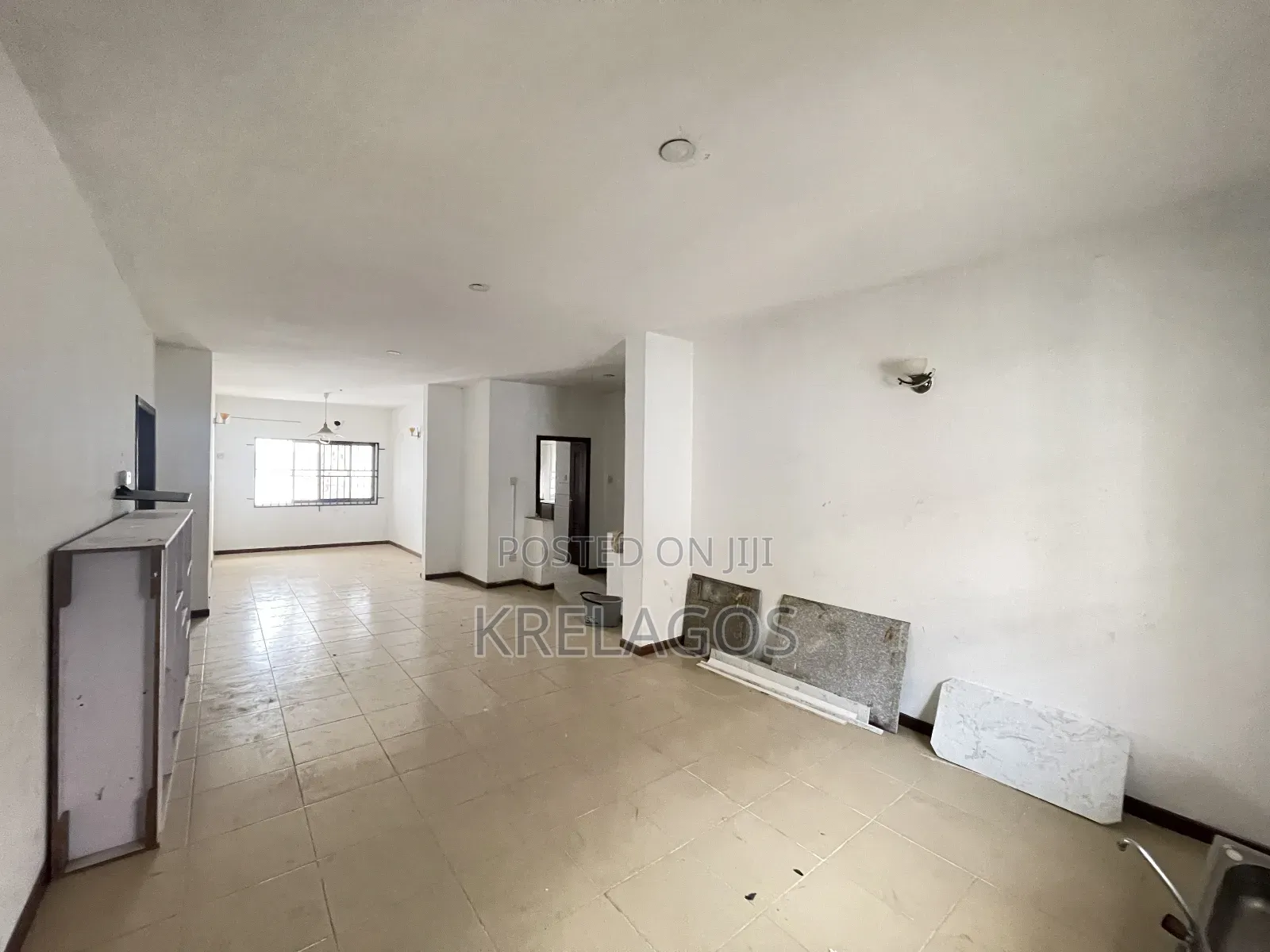 4bdrm Townhouse/Terrace in Chevron for sale