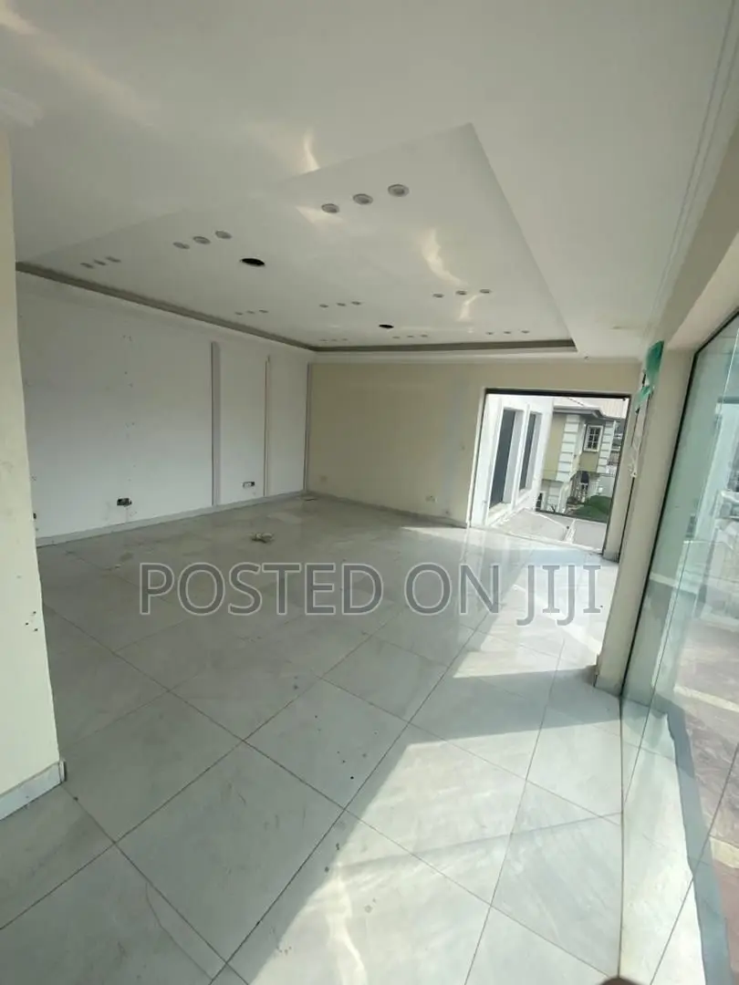 1bdrm House in Lekki Phase 1 For for rent