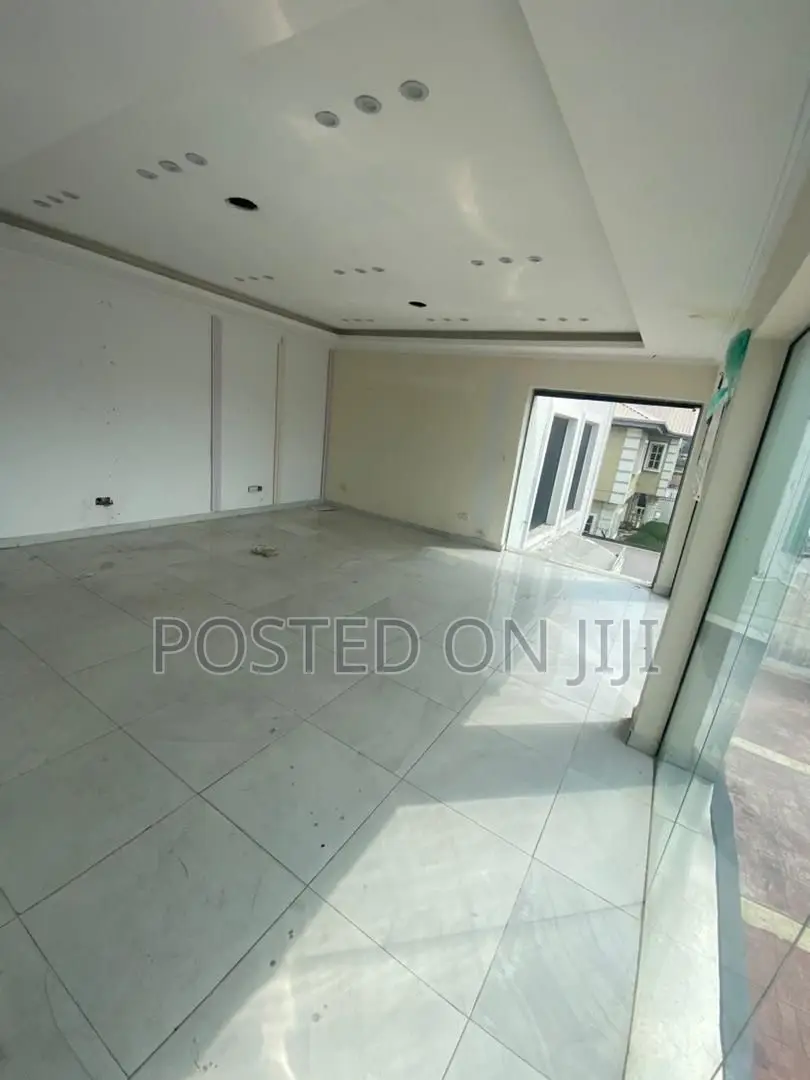 1bdrm House in Lekki Phase 1 For for rent
