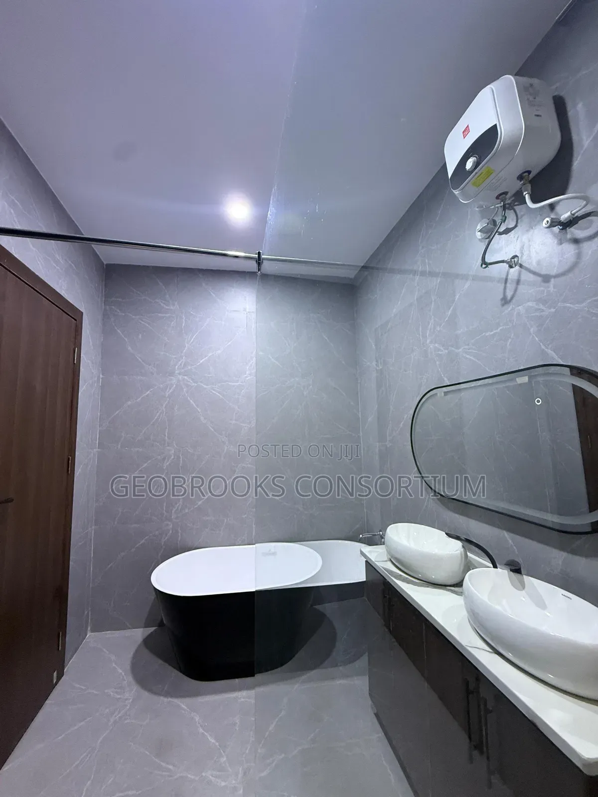 5bdrm House in Engr Lere Adigun Gra, Basorun for sale