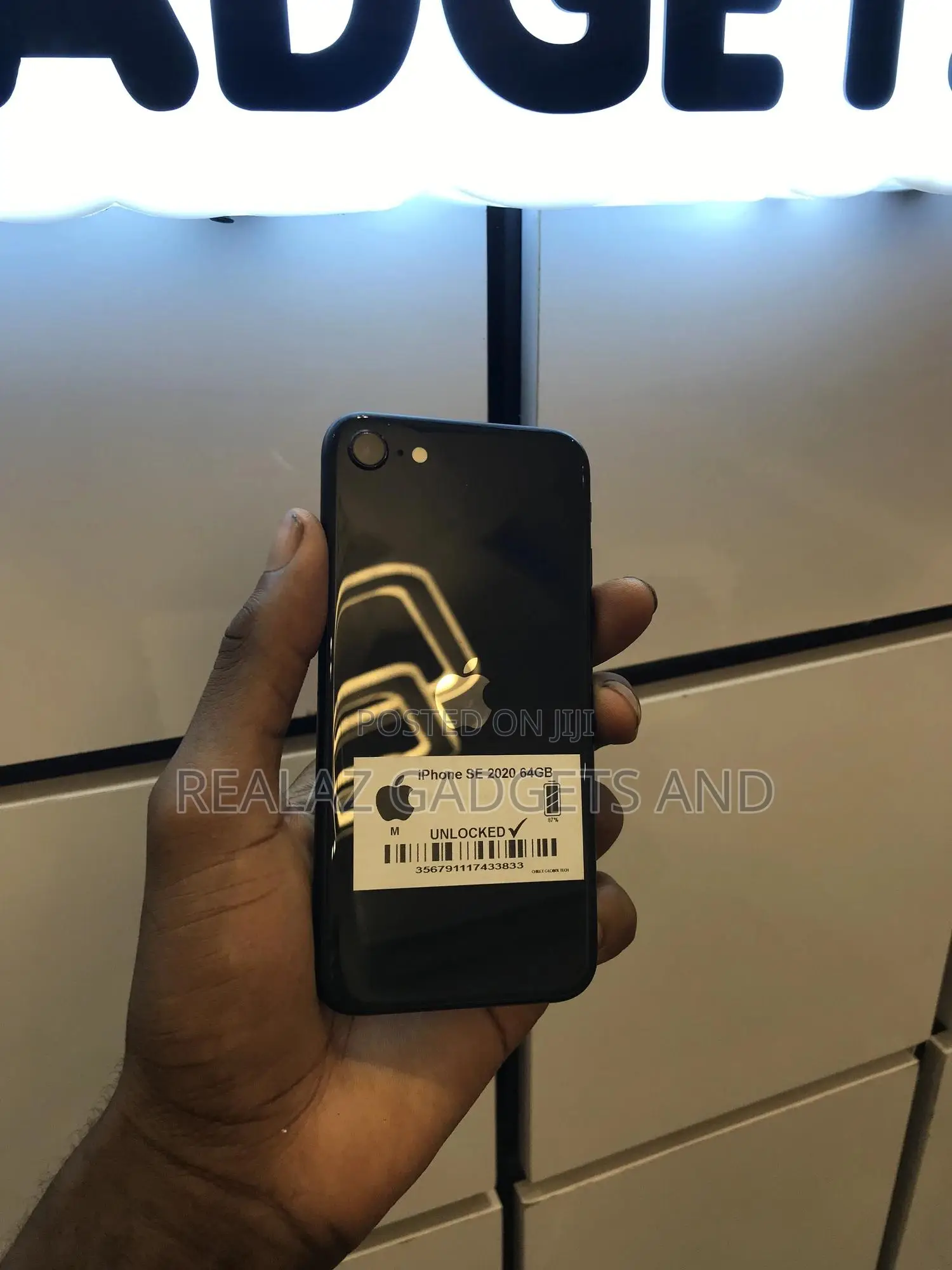 Apple iPhone SE (2020) 64 GB Black