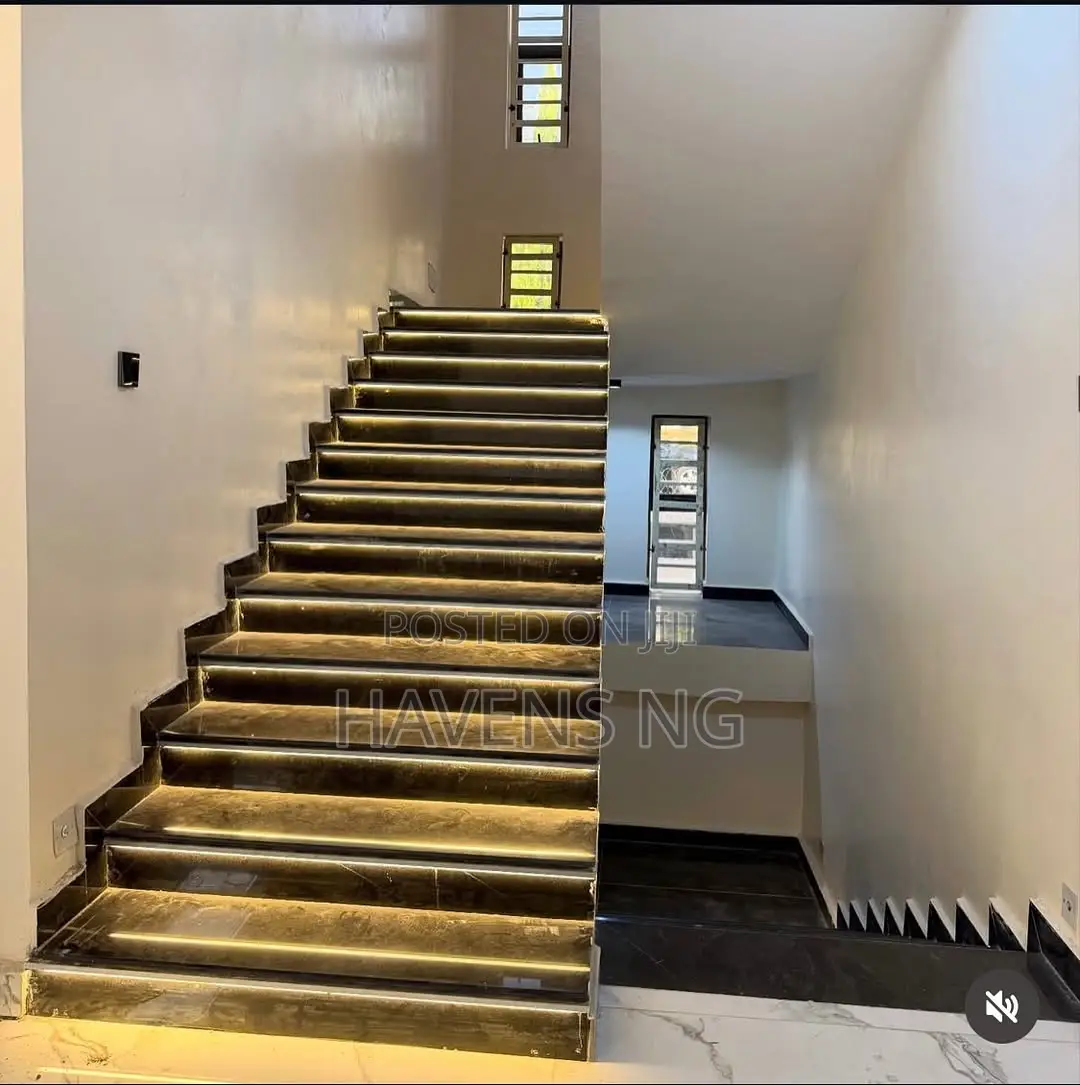 6bdrm Duplex in Asokoro for sale