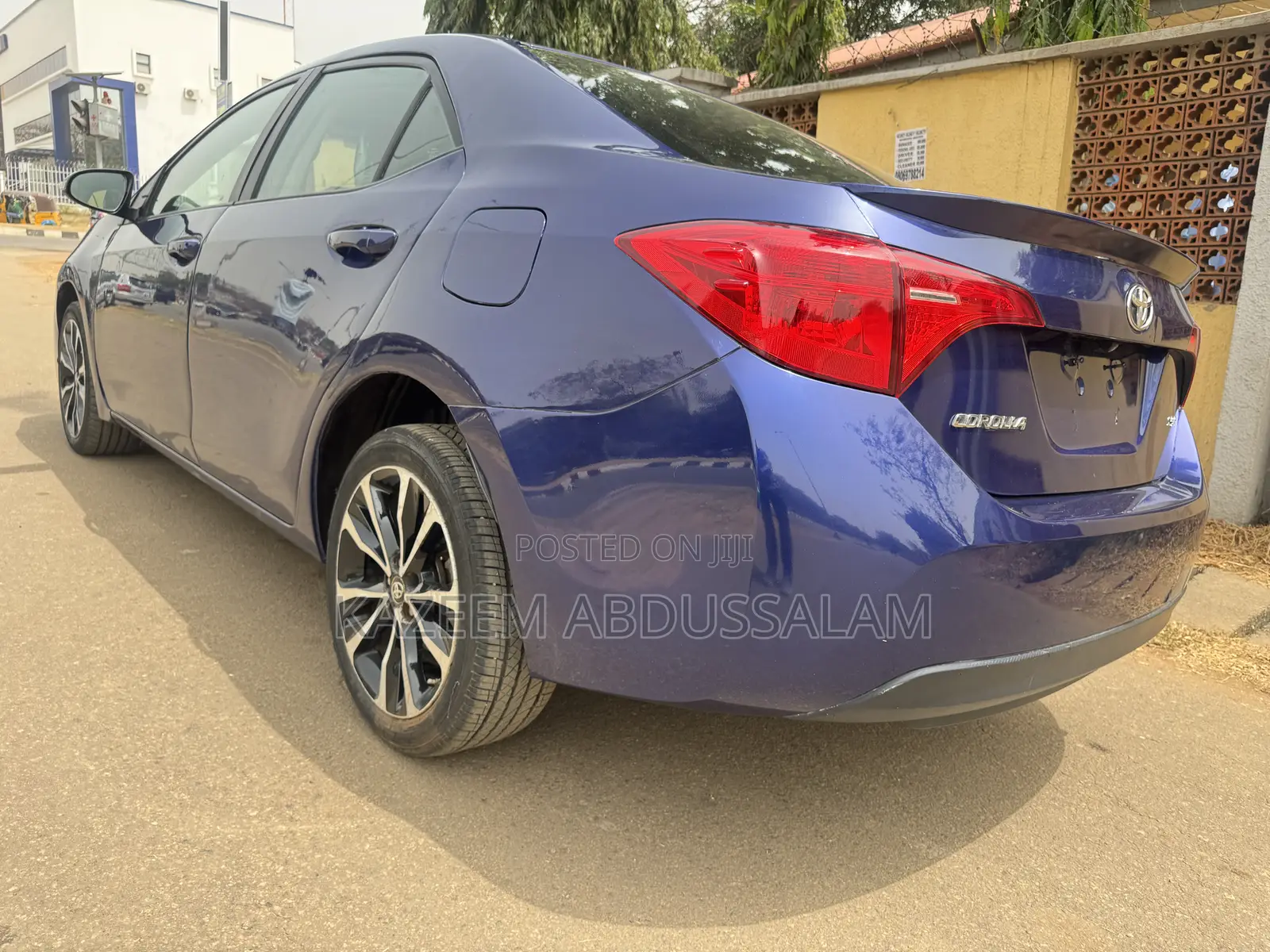 Toyota Corolla SE (1.8L 4cyl 6M) 2018 Blue