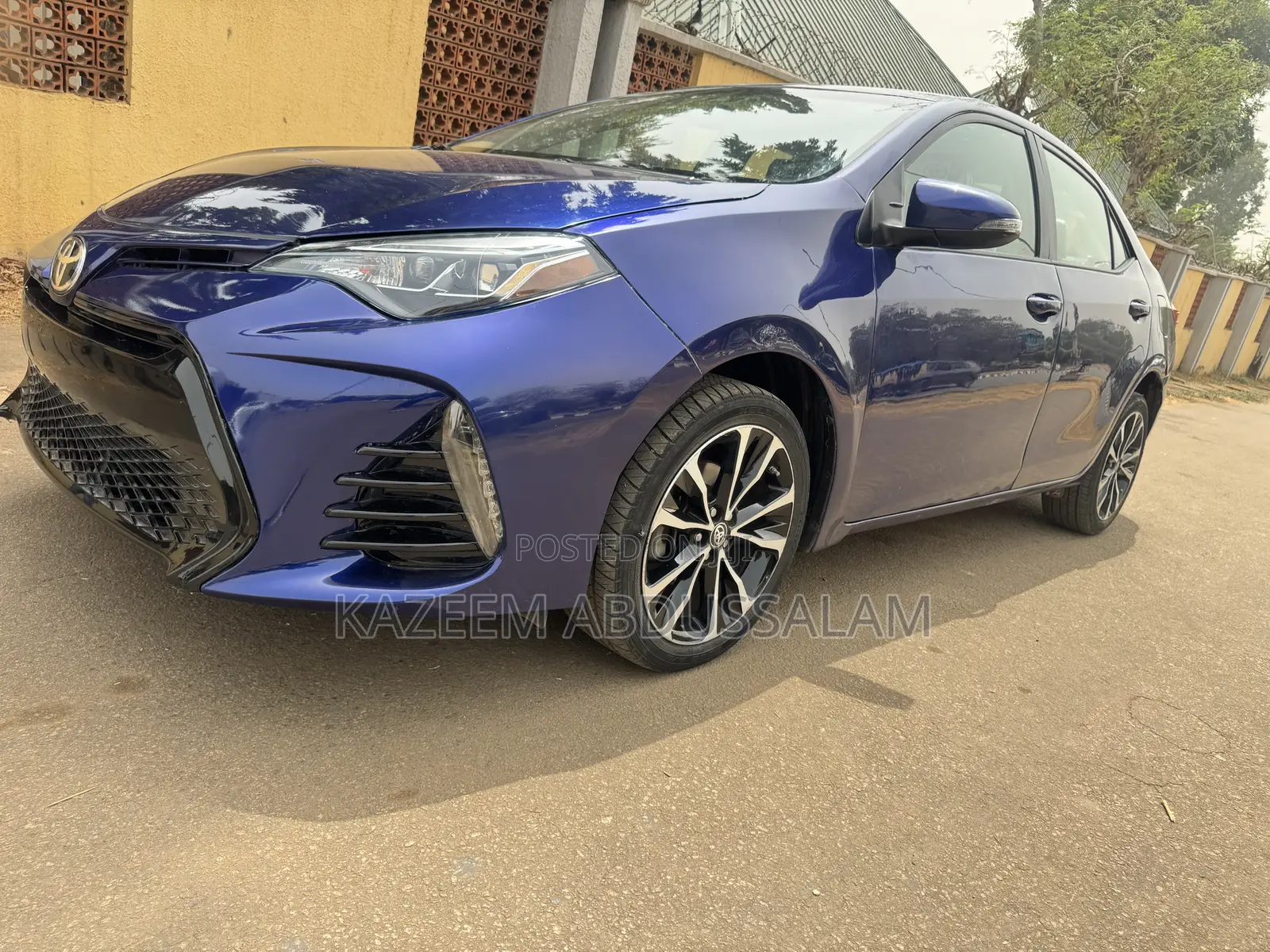 Toyota Corolla SE (1.8L 4cyl 6M) 2018 Blue