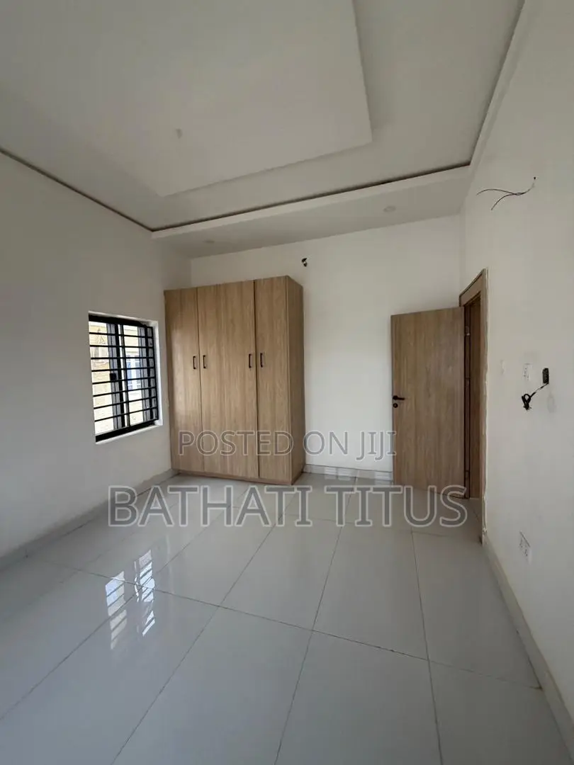 5bdrm Duplex in Life Camp for sale