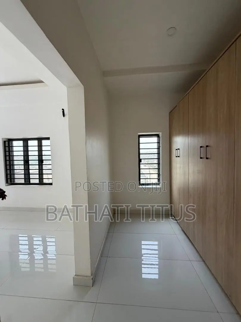 5bdrm Duplex in Life Camp for sale
