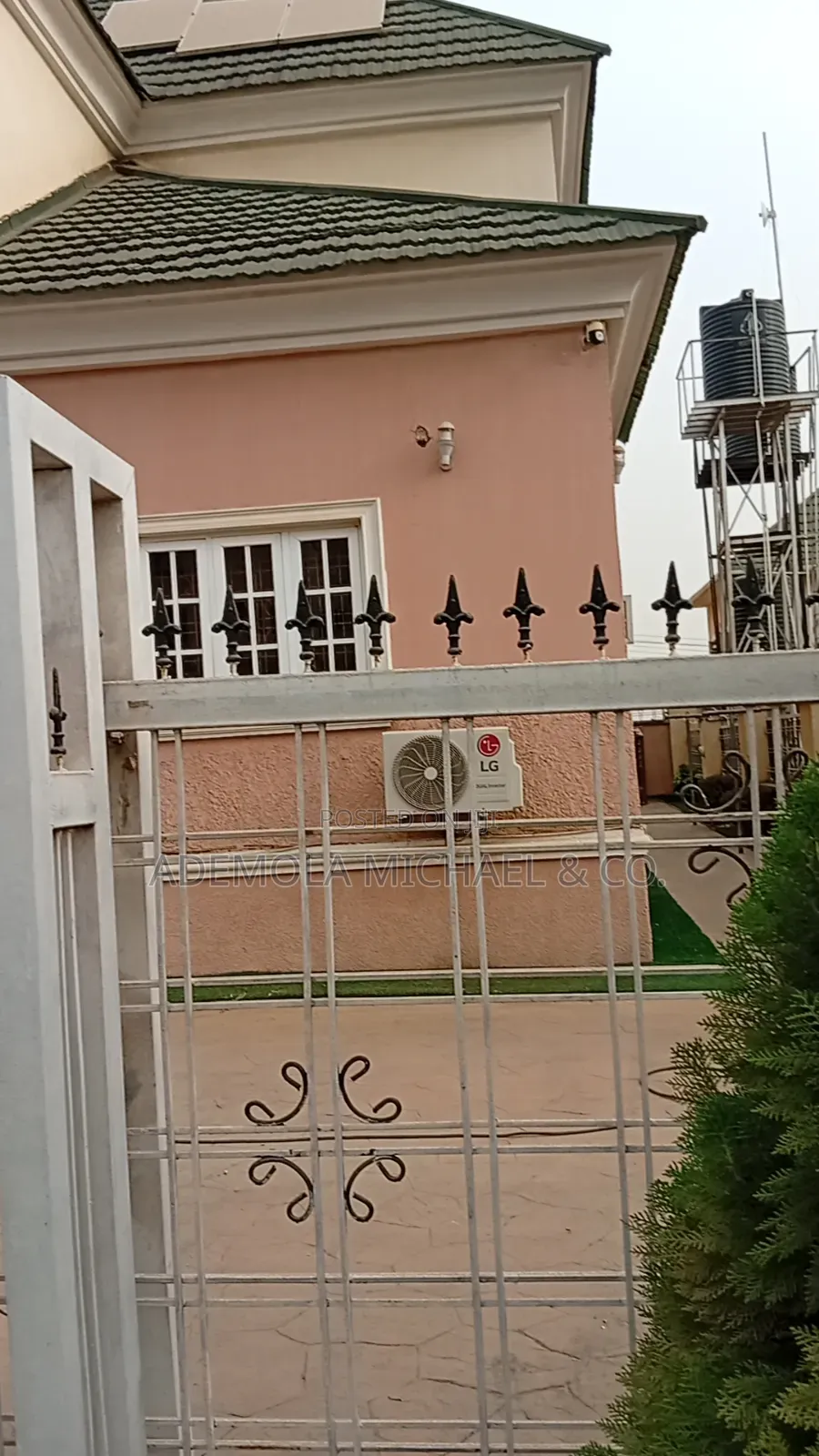 5bdrm Penthouse in River Park Estate, Lugbe District for sale