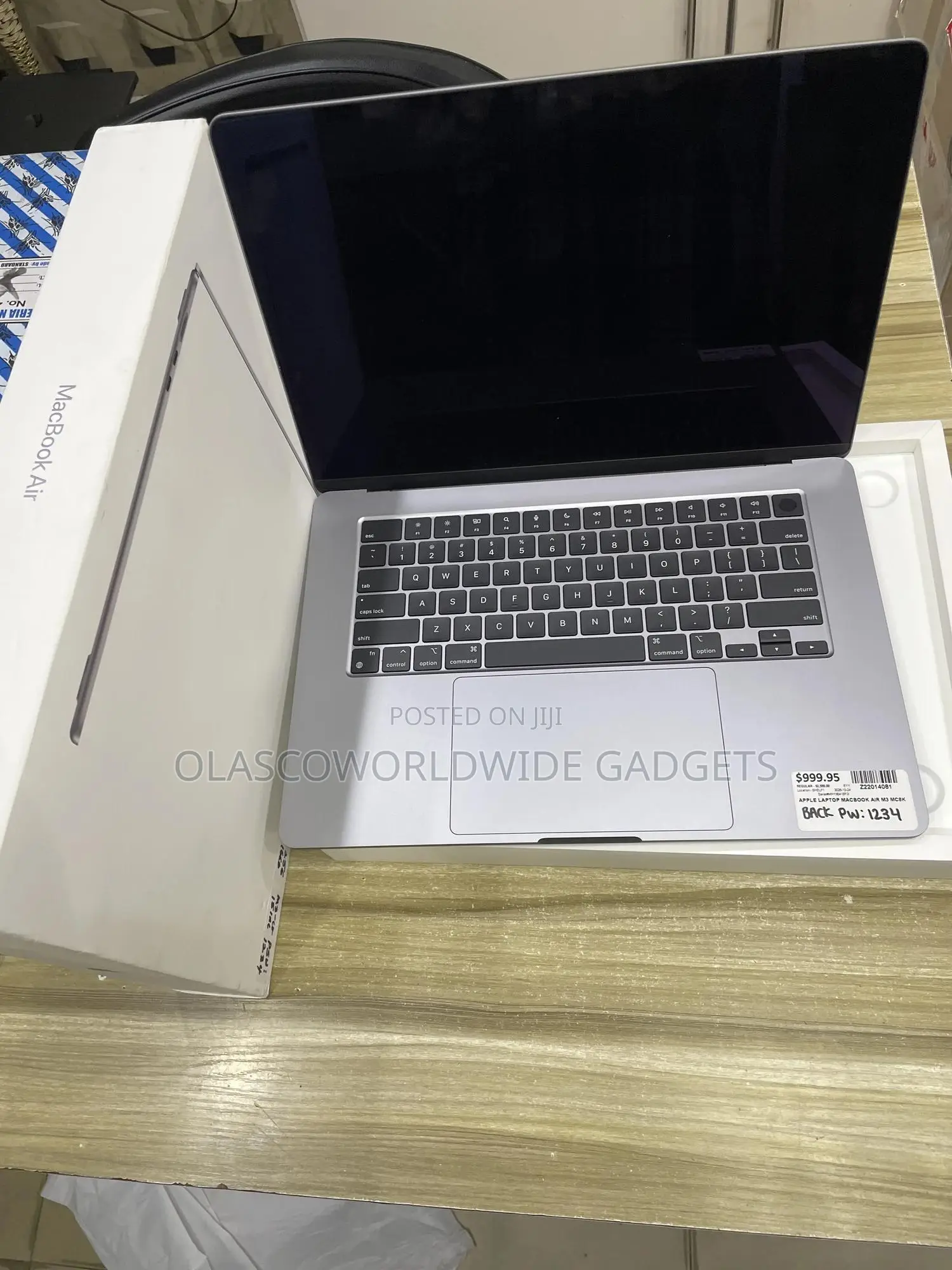 New Laptop Apple MacBook Air 2024 M3 16GB Apple M3 SSD 256GB