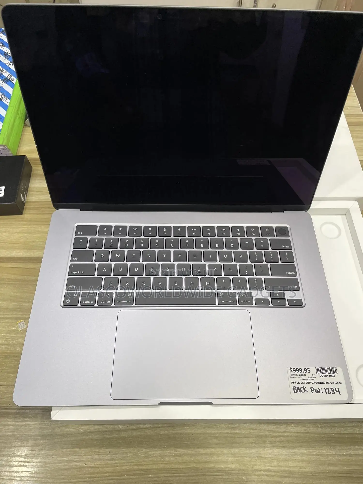 New Laptop Apple MacBook Air 2024 M3 16GB Apple M3 SSD 256GB