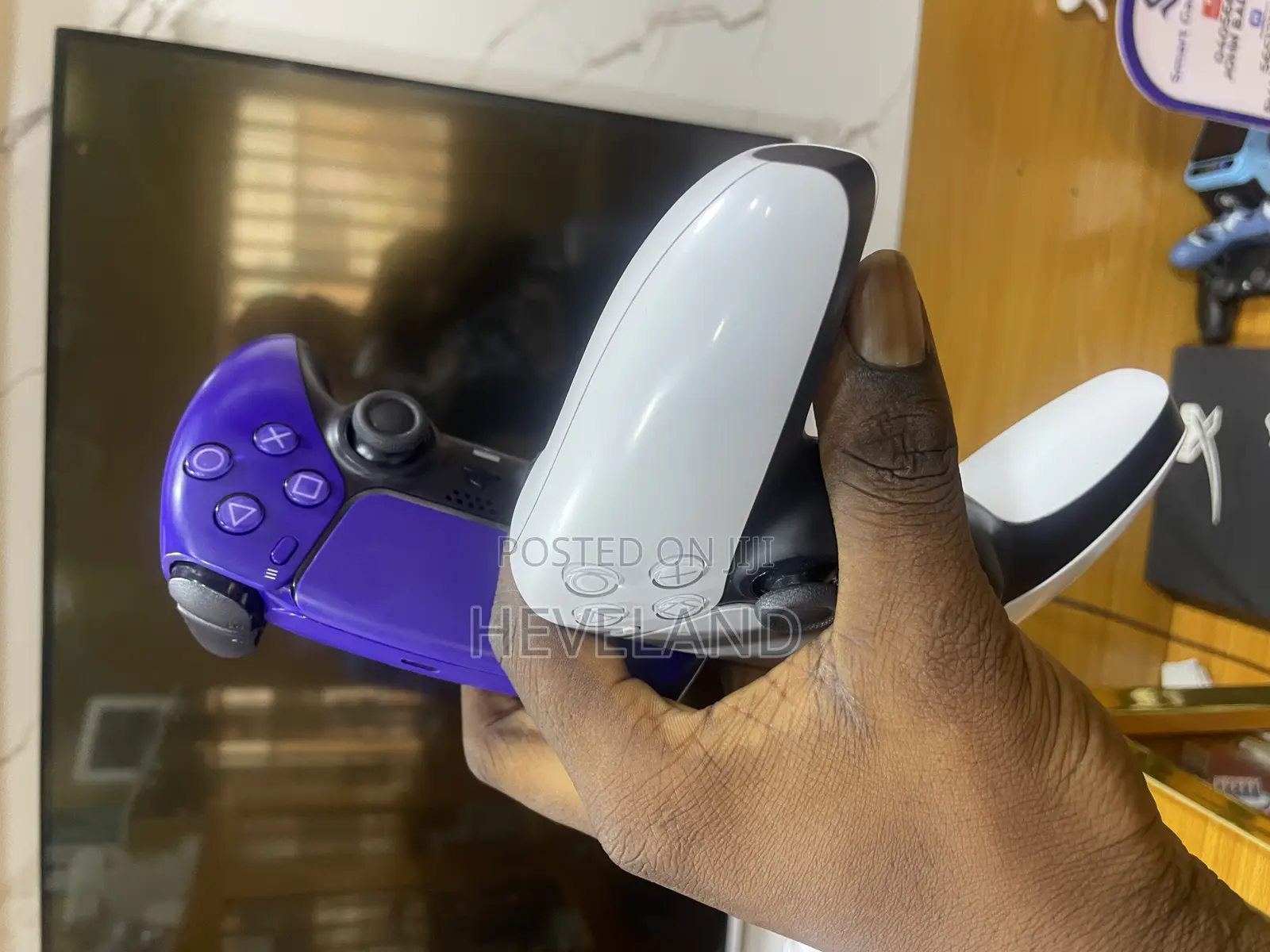 2 Clean Ps5 Controller (Follow Come)