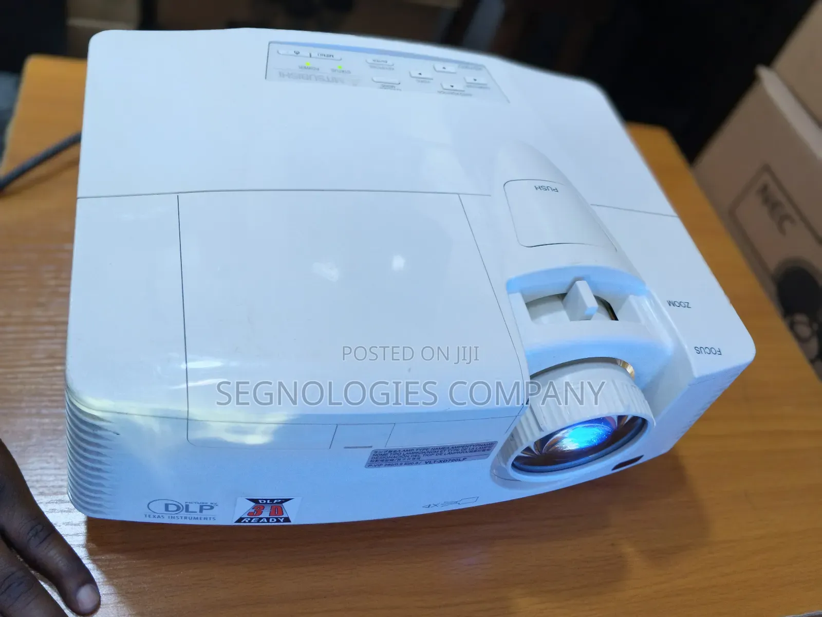 Mitsubishi Xd700u 5000 Lumens Ultra Bright Dlp Projector