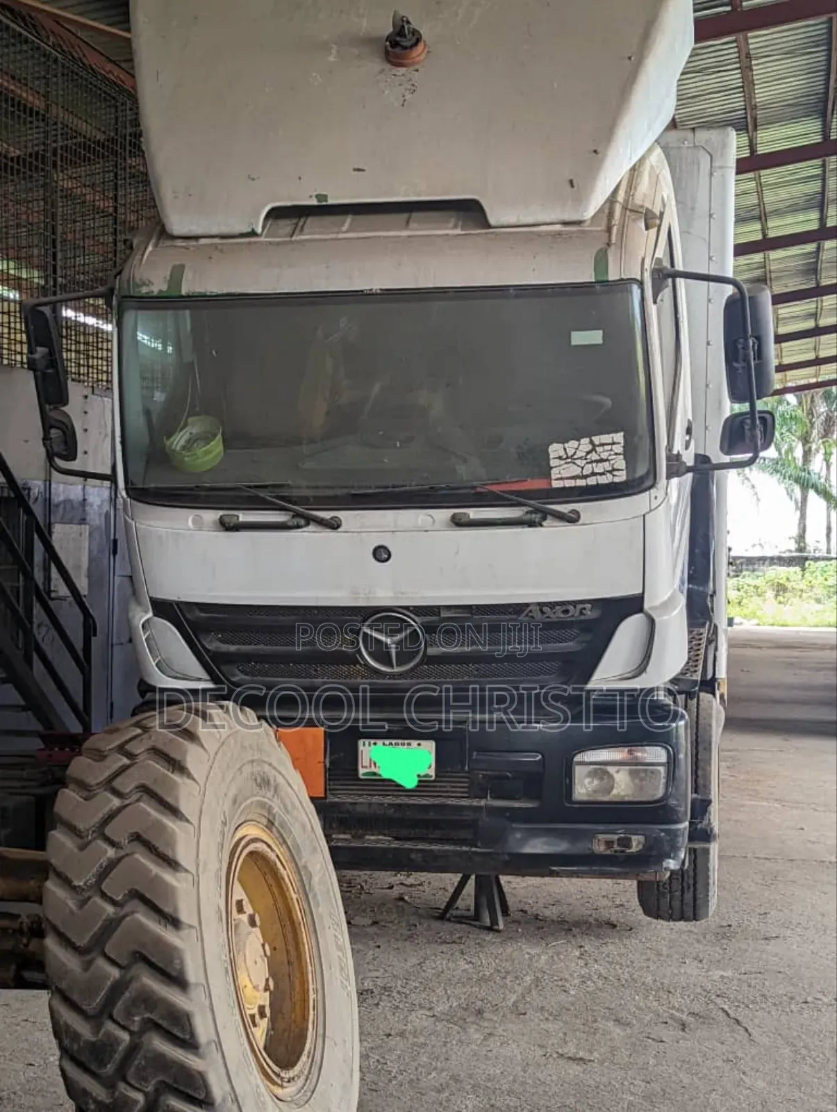 1823 Mercedes Truck