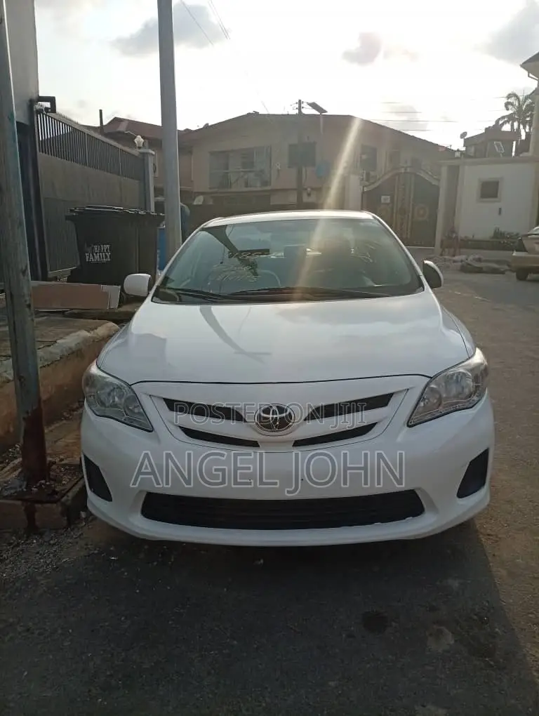 Toyota Corolla LE 4dr Sedan (1.8L 4cyl 4A) 2011 White