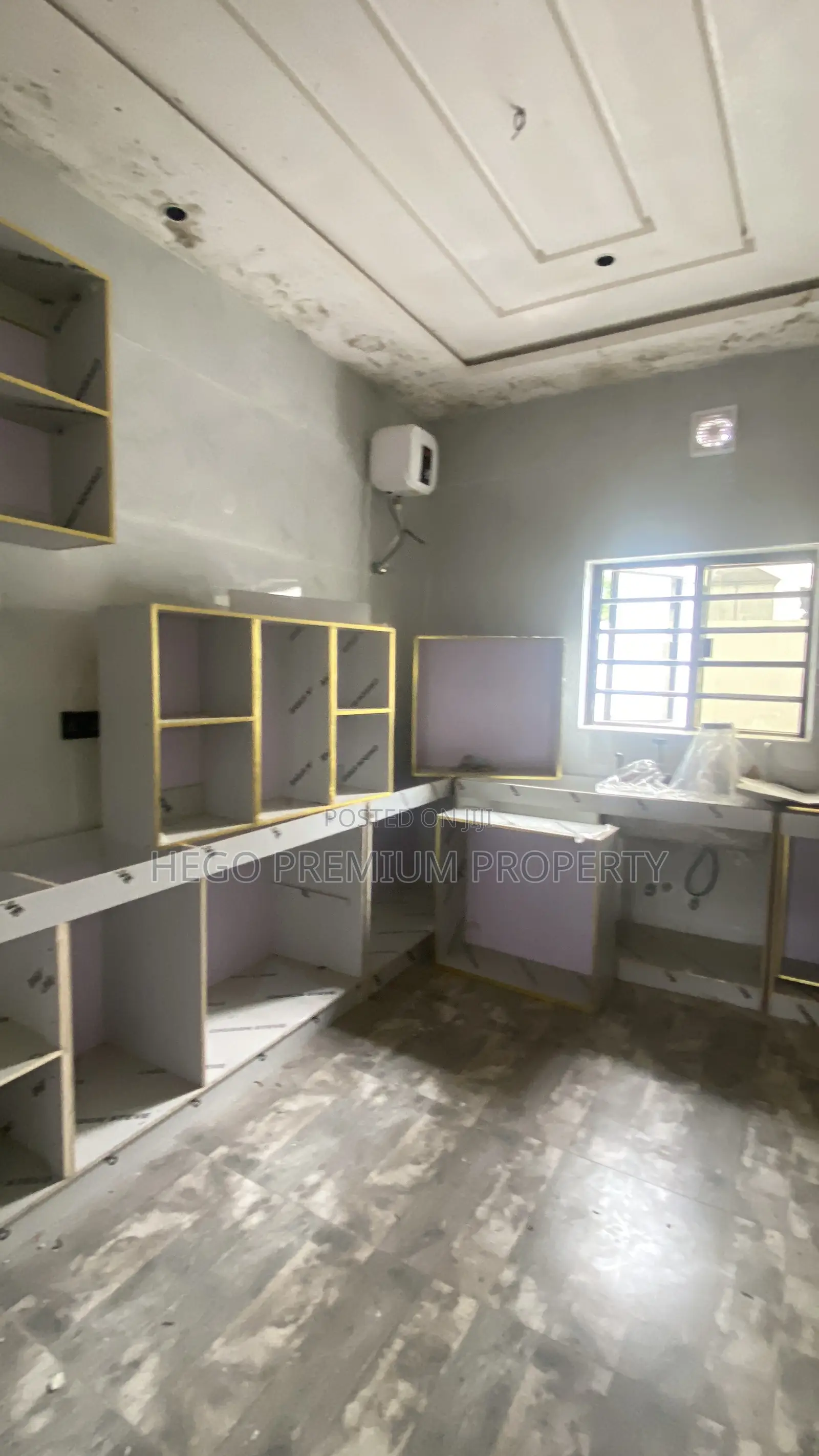 4bdrm Penthouse in Spring Valley, Uzoba for sale