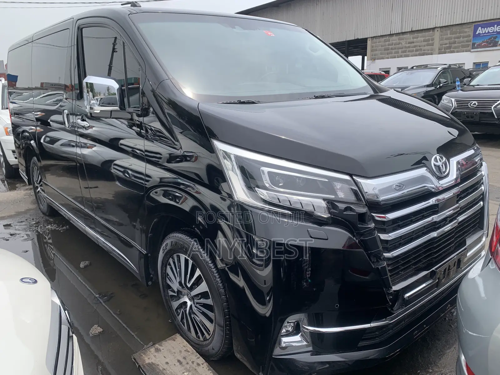 Toyota Granvia 2024 Black