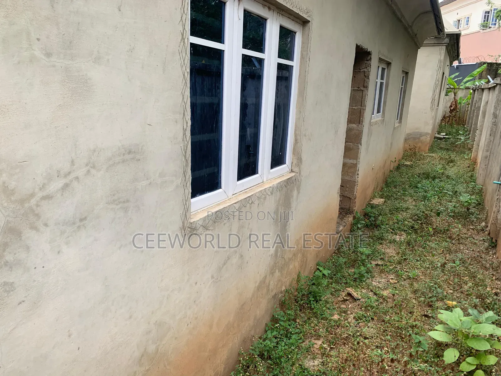 3bdrm Block of Flats in Akoto Estate, Akala Express for sale