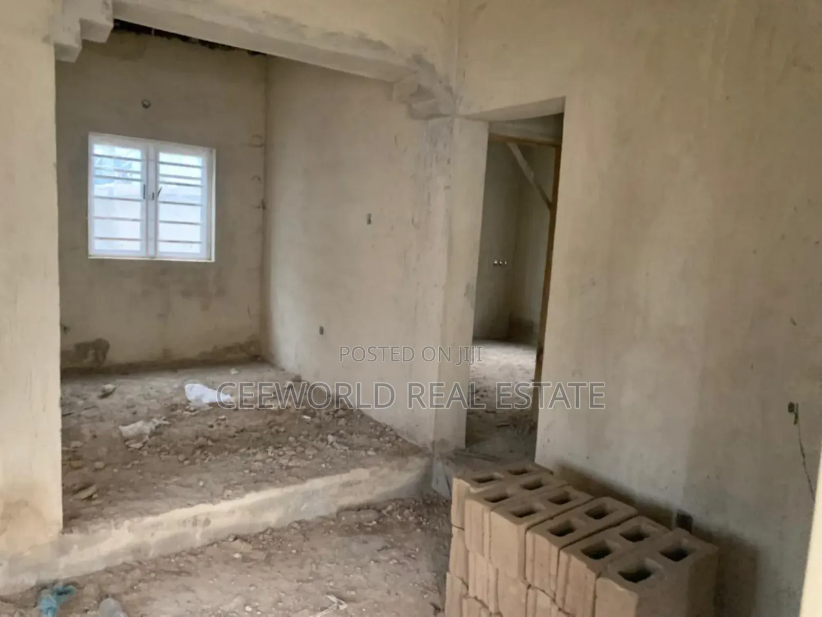 3bdrm Block of Flats in Akoto Estate, Akala Express for sale
