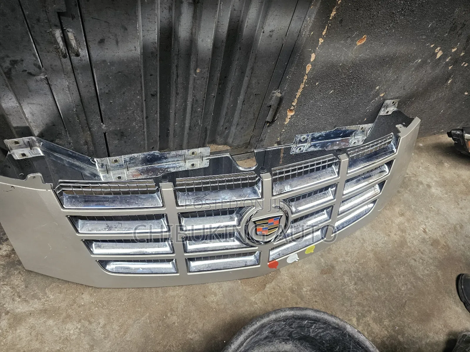 Frontgrill Cadillac Escalade 2010