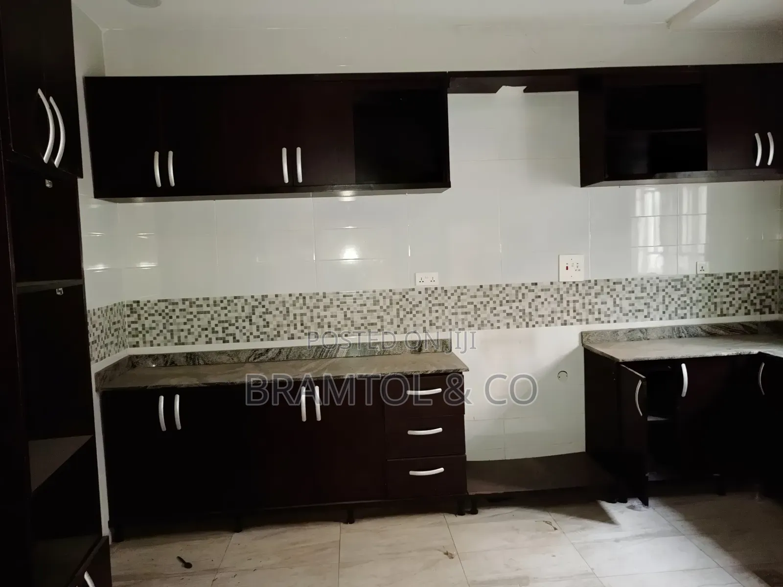 Beautiful, Well Refurbished 4 Bedroom in Wuse 2 for Office Only