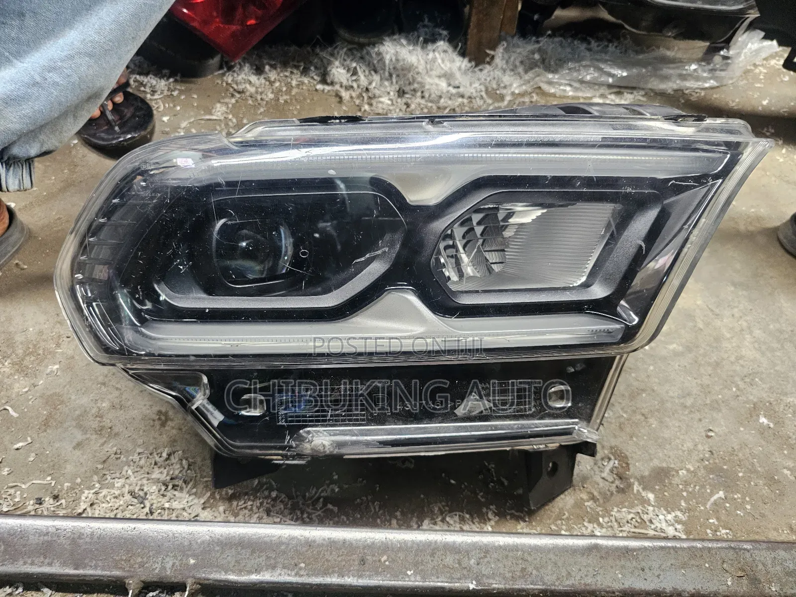 Headlight Dodge Durango 2017