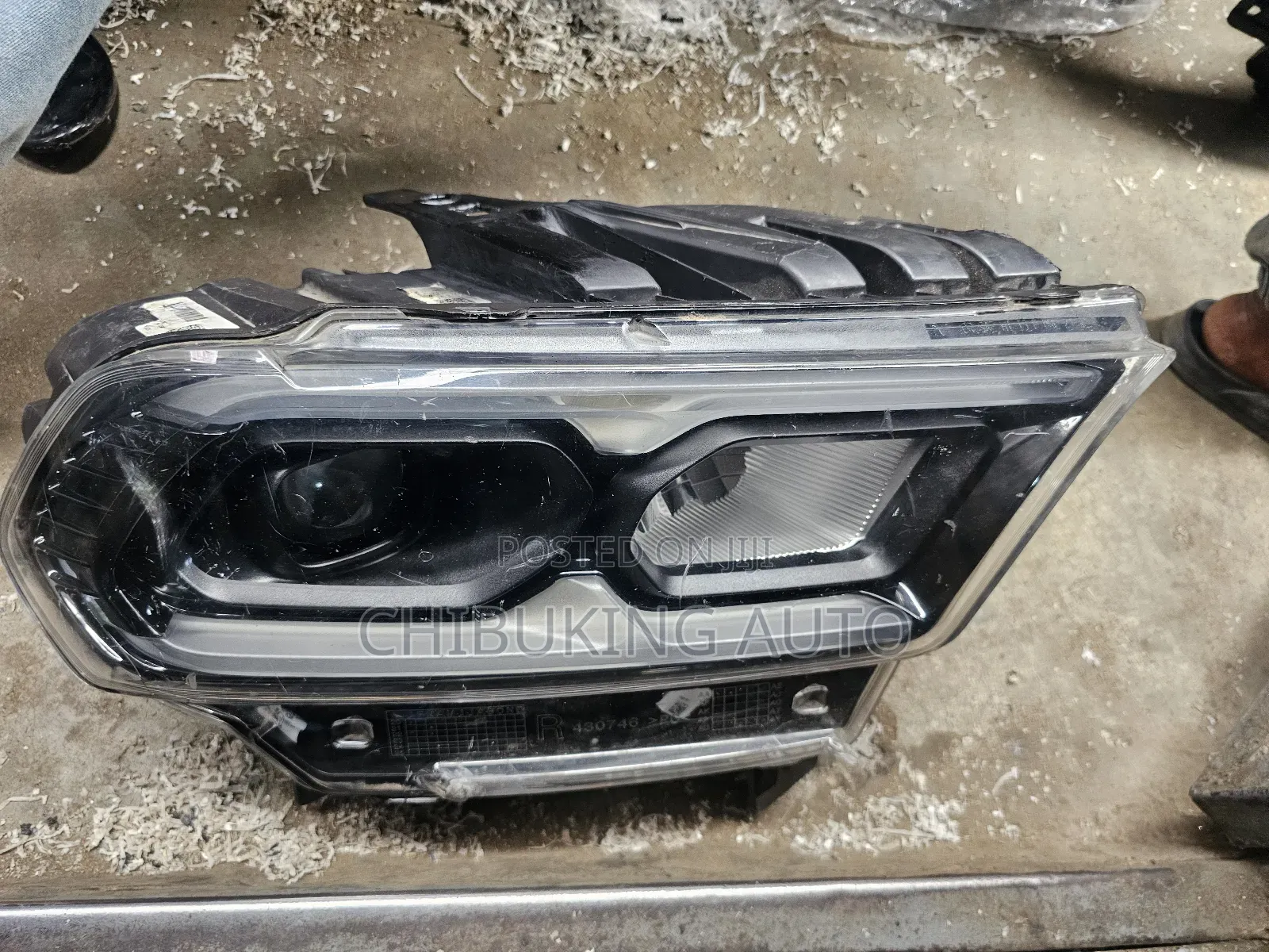 Headlight Dodge Durango 2017