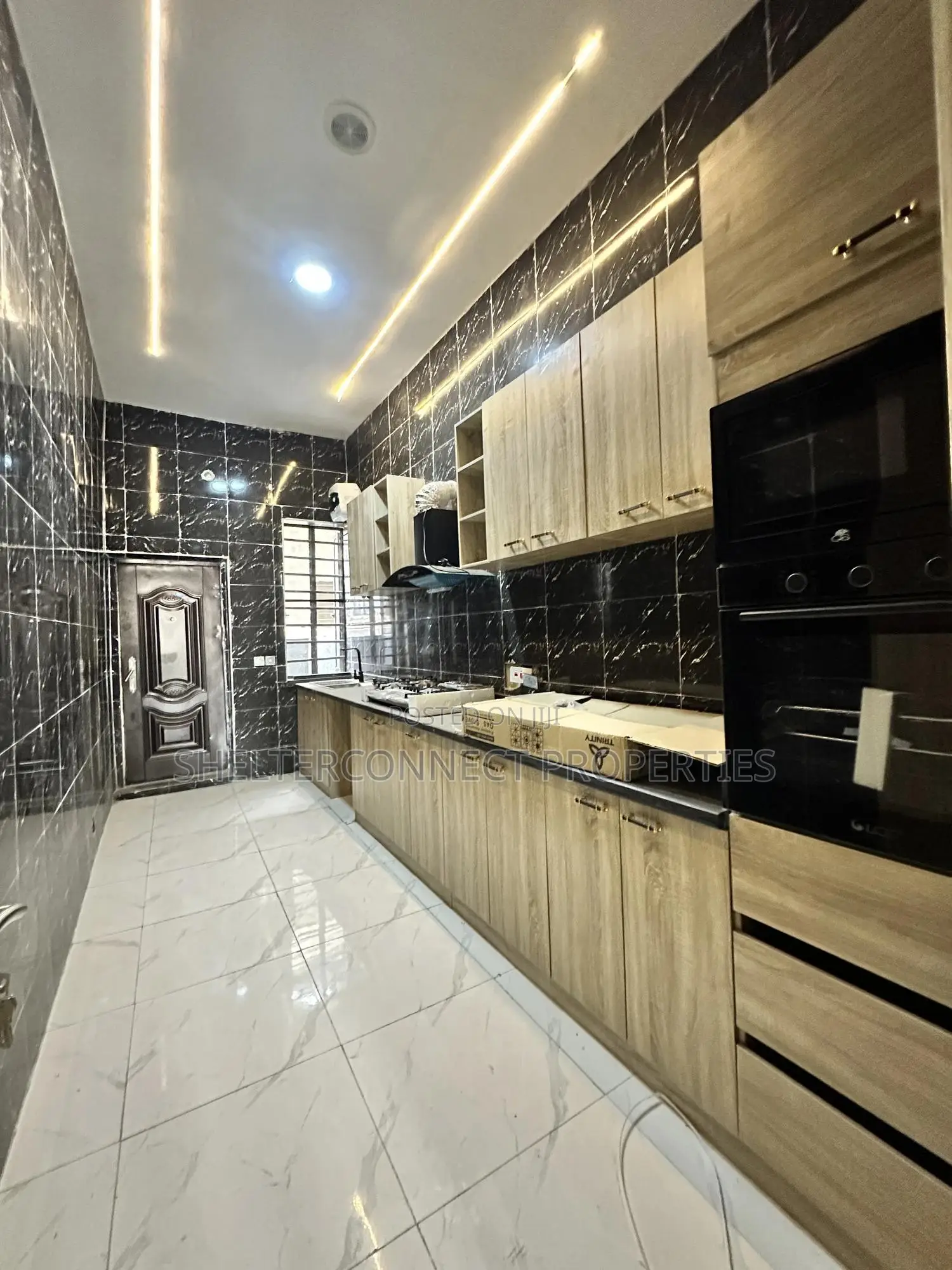 4bdrm Townhouse / Terrace in Ajah for rent