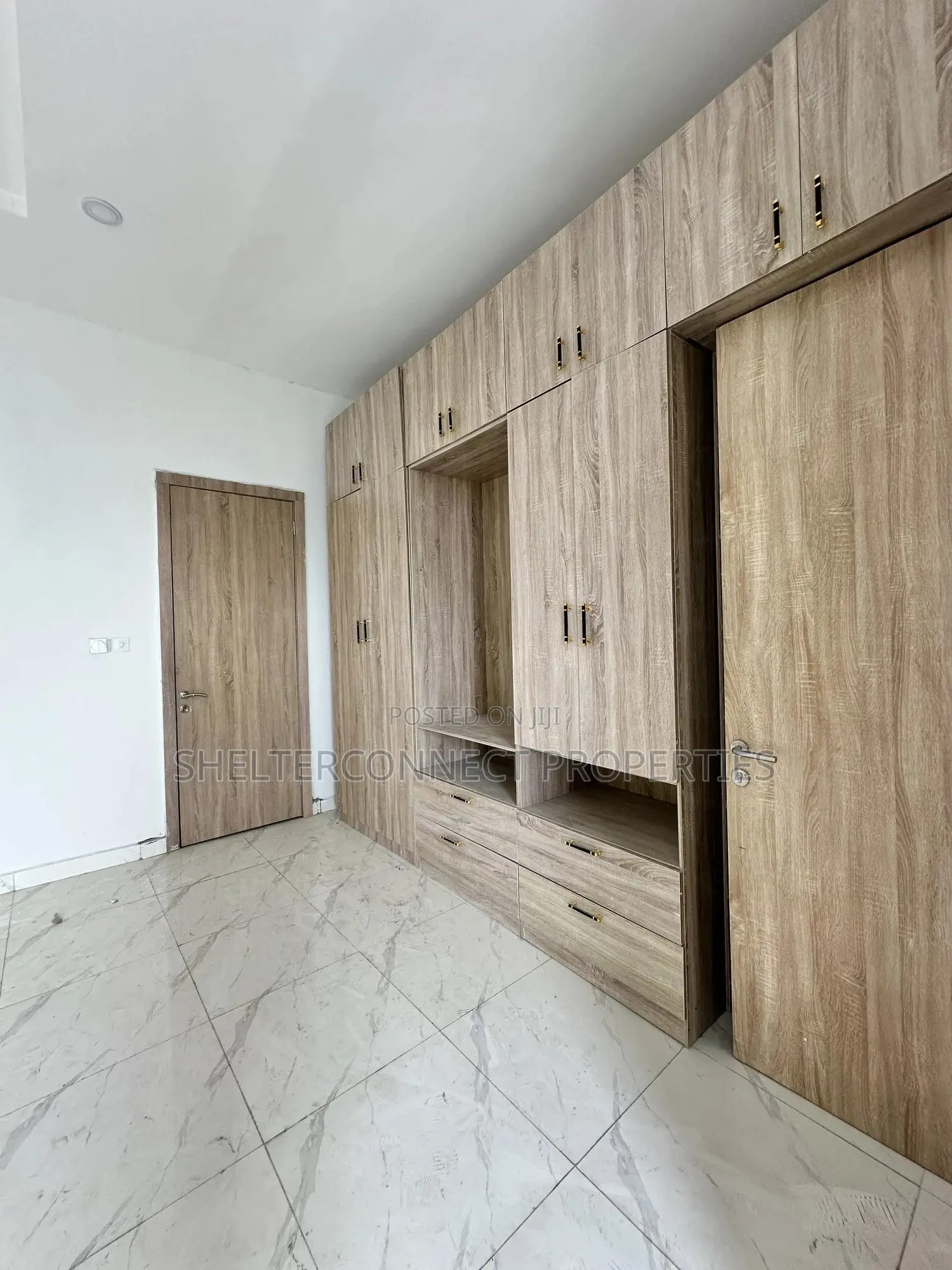 4bdrm Townhouse / Terrace in Ajah for rent