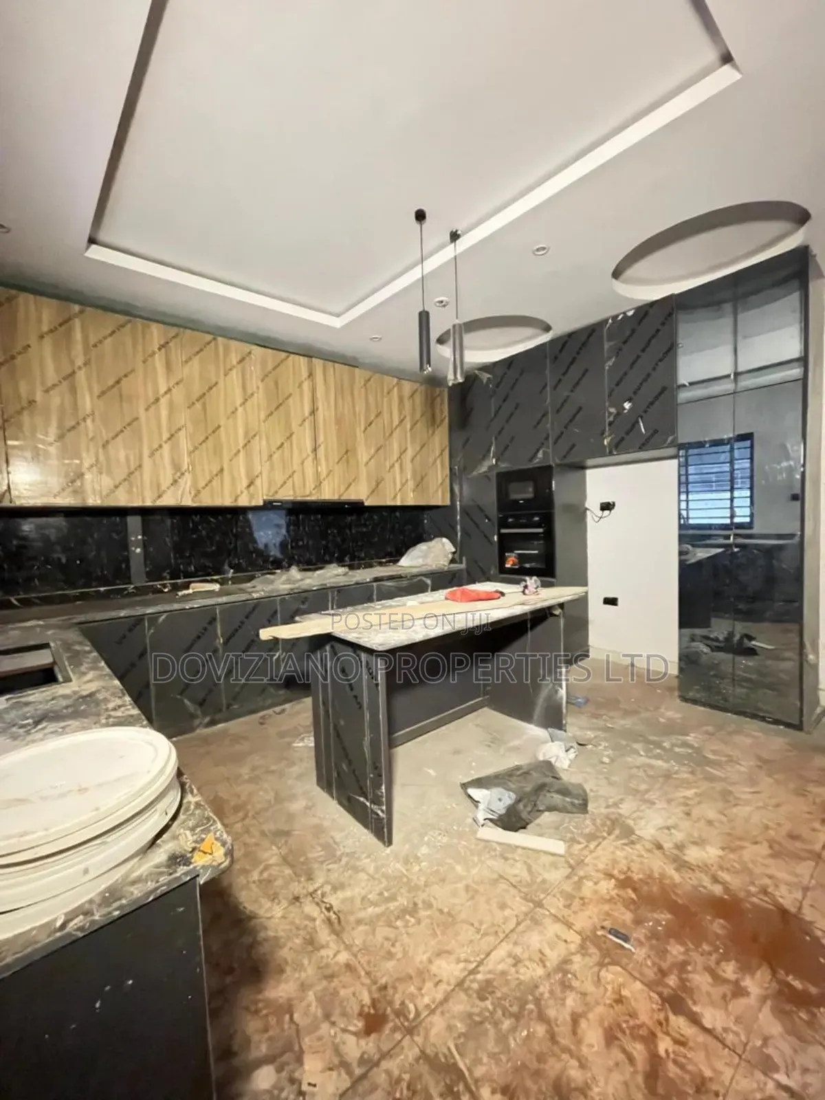 5bdrm Duplex in Lekki Phase 1 for sale