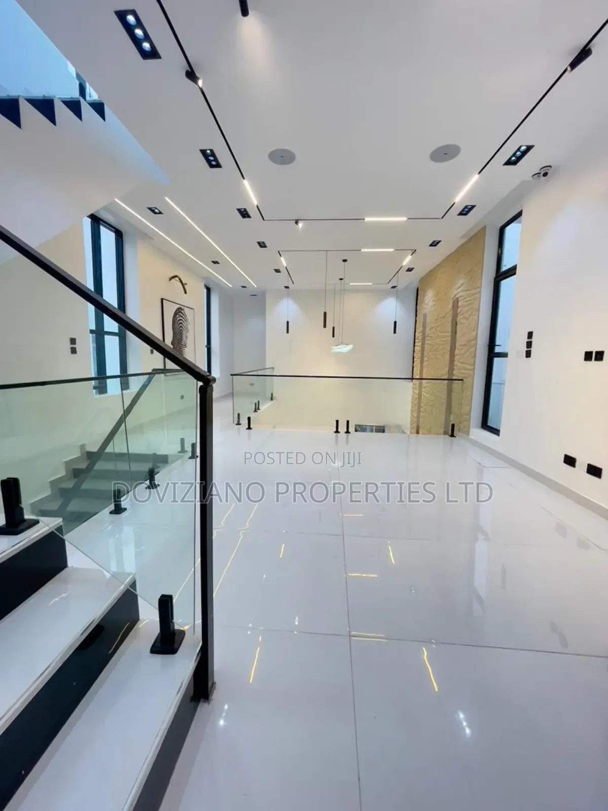 5bdrm Duplex in Osapa london for sale