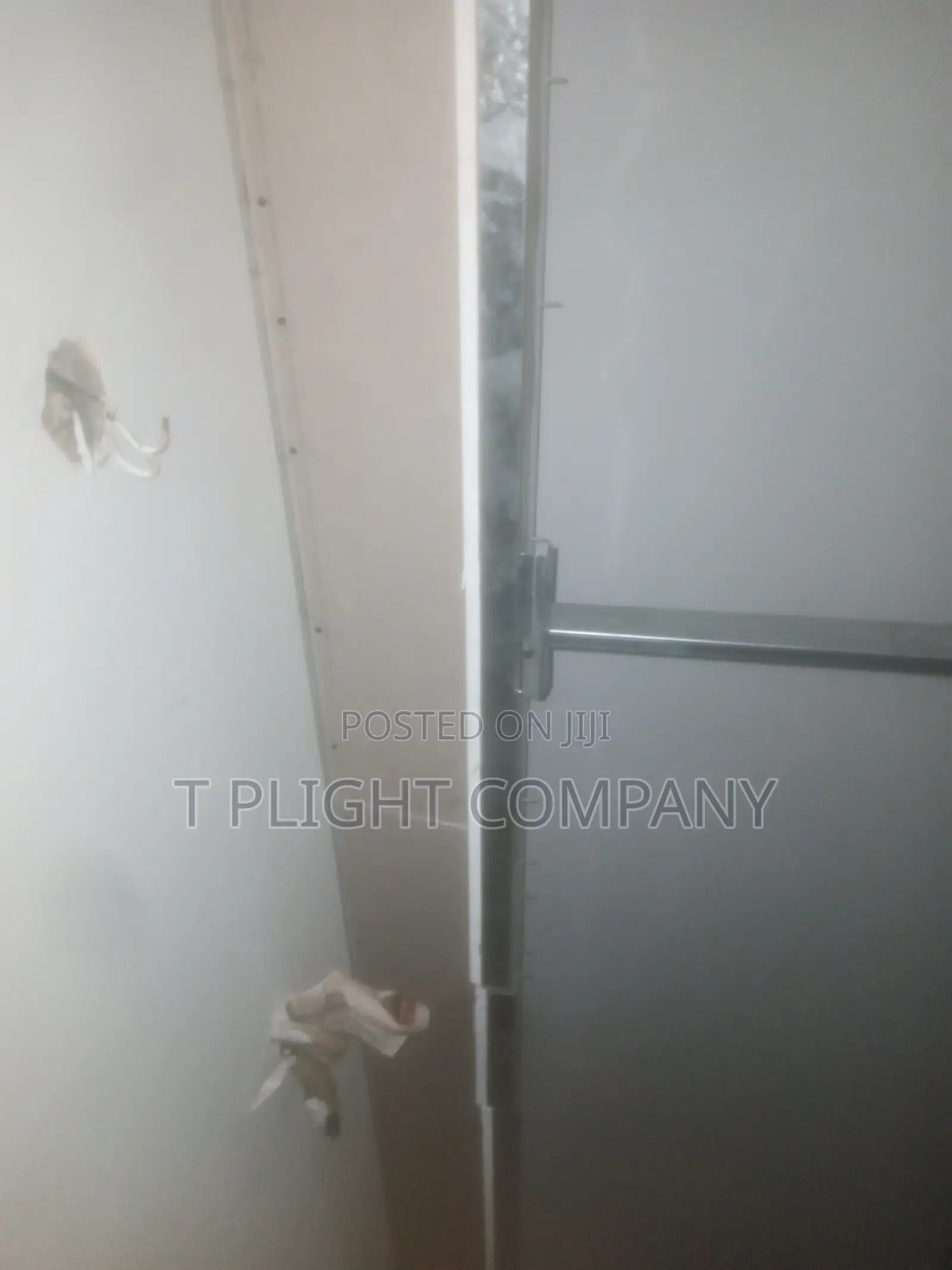 Gypsum Board Pop Installer