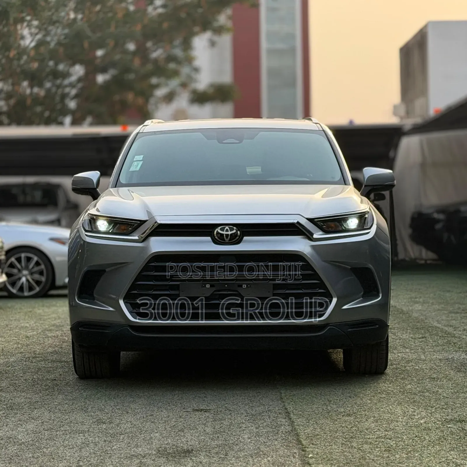 Toyota Highlander XLE AWD 2024 Silver