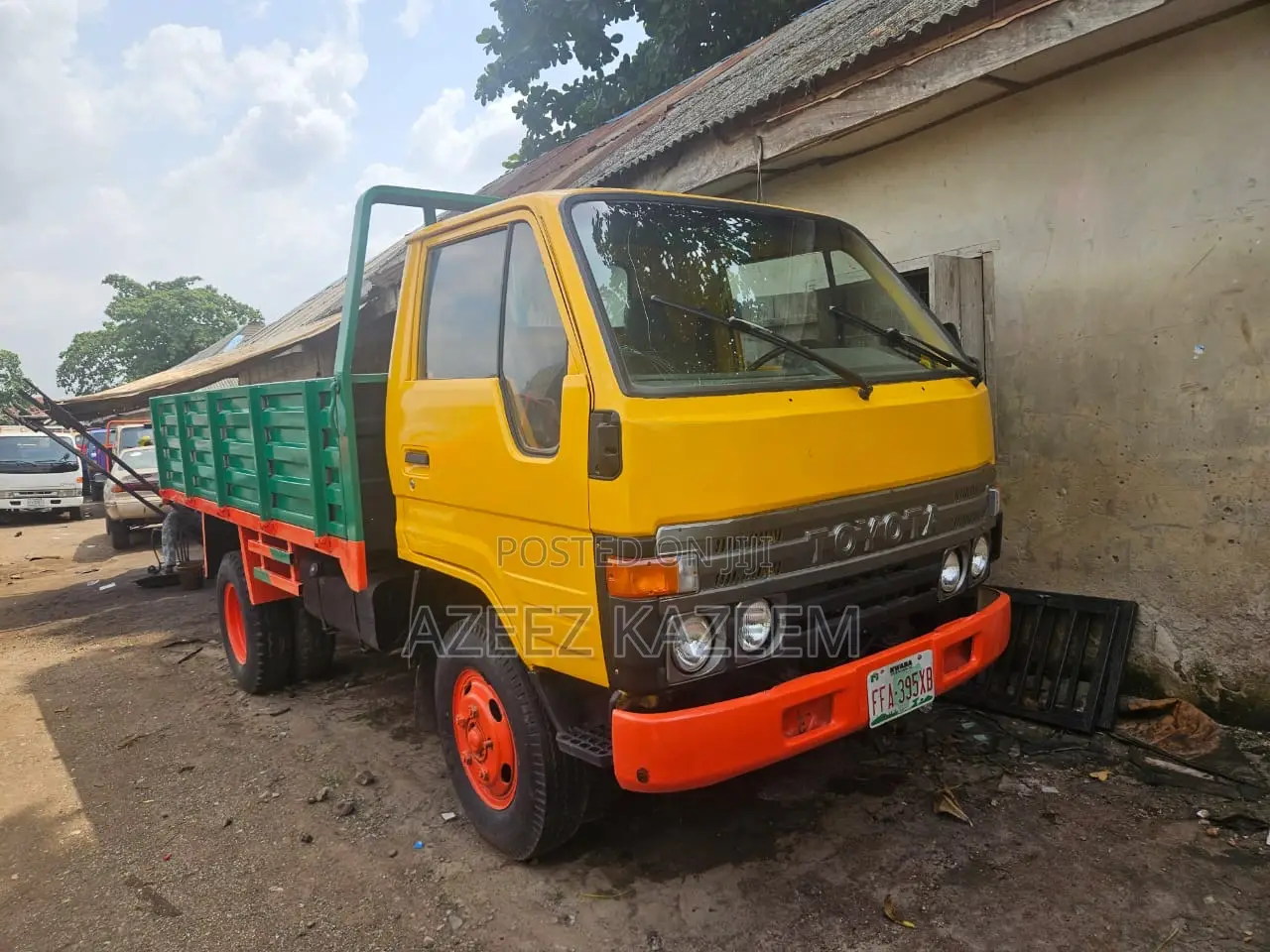 Toyota Dyna 200 Normal Hand With 2rz Petrol Engine 6 Tyres