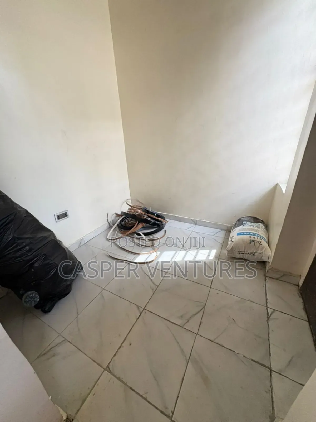 1bdrm Bedsitter in Ikota Villa for rent