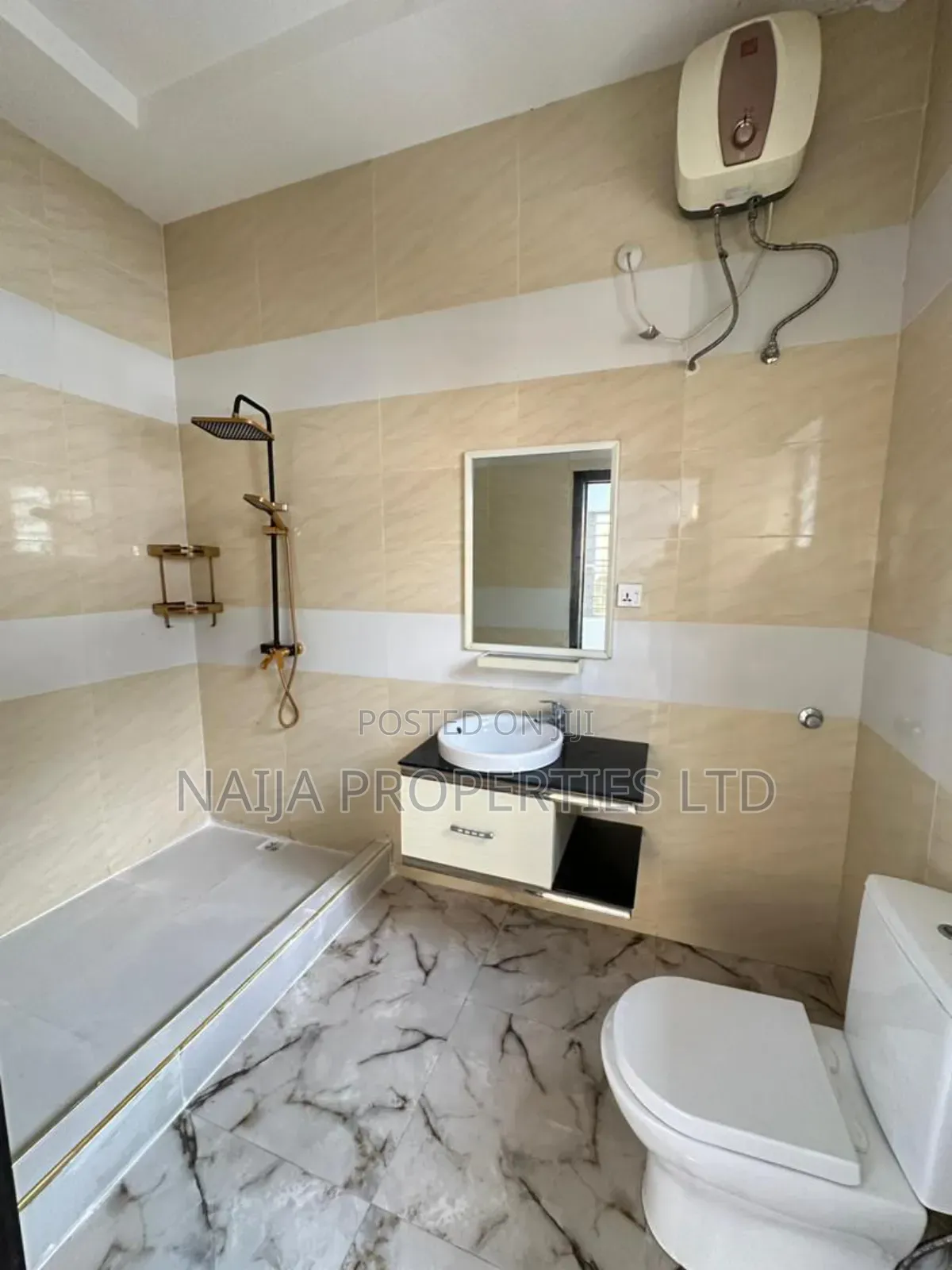 4bdrm Duplex in Lekki County for sale